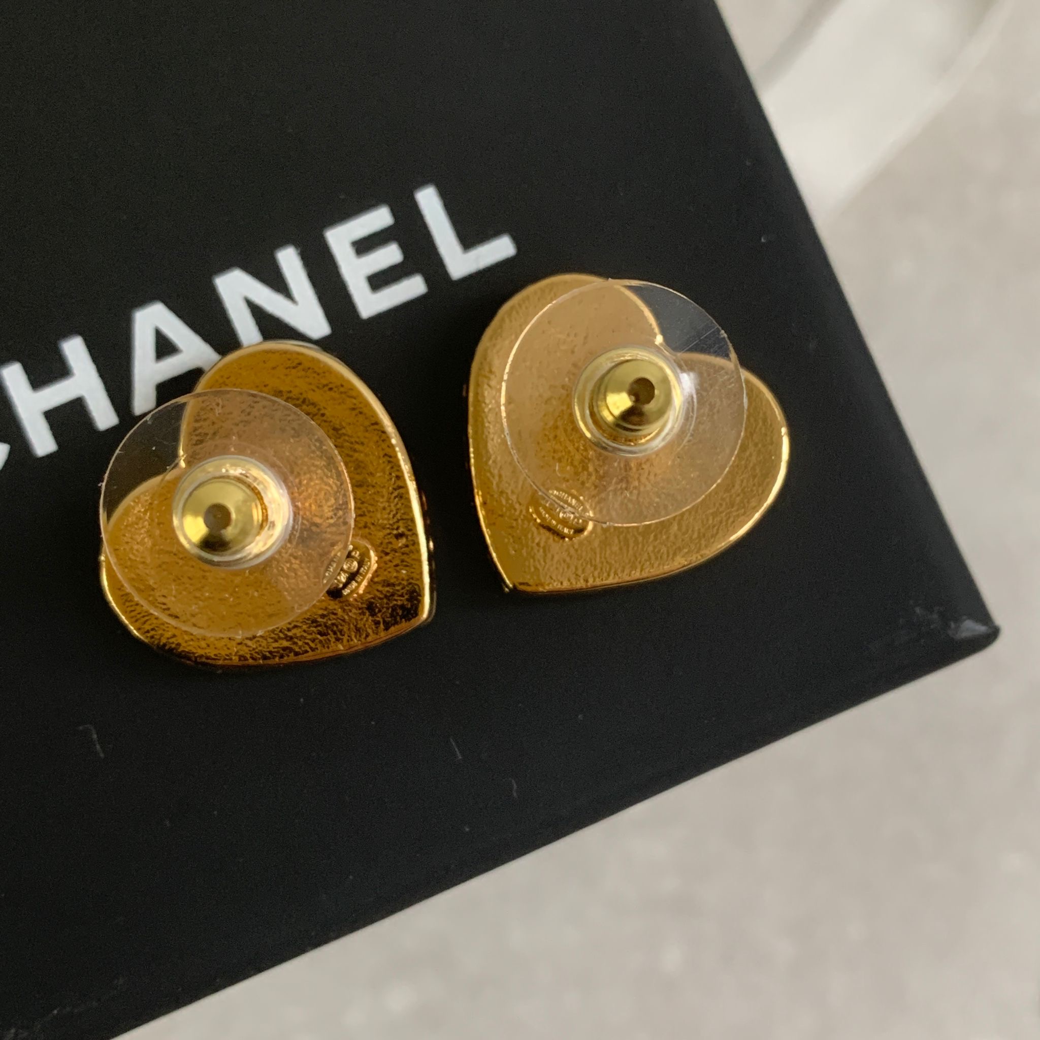 Chanel 牛仔愛心耳環小號