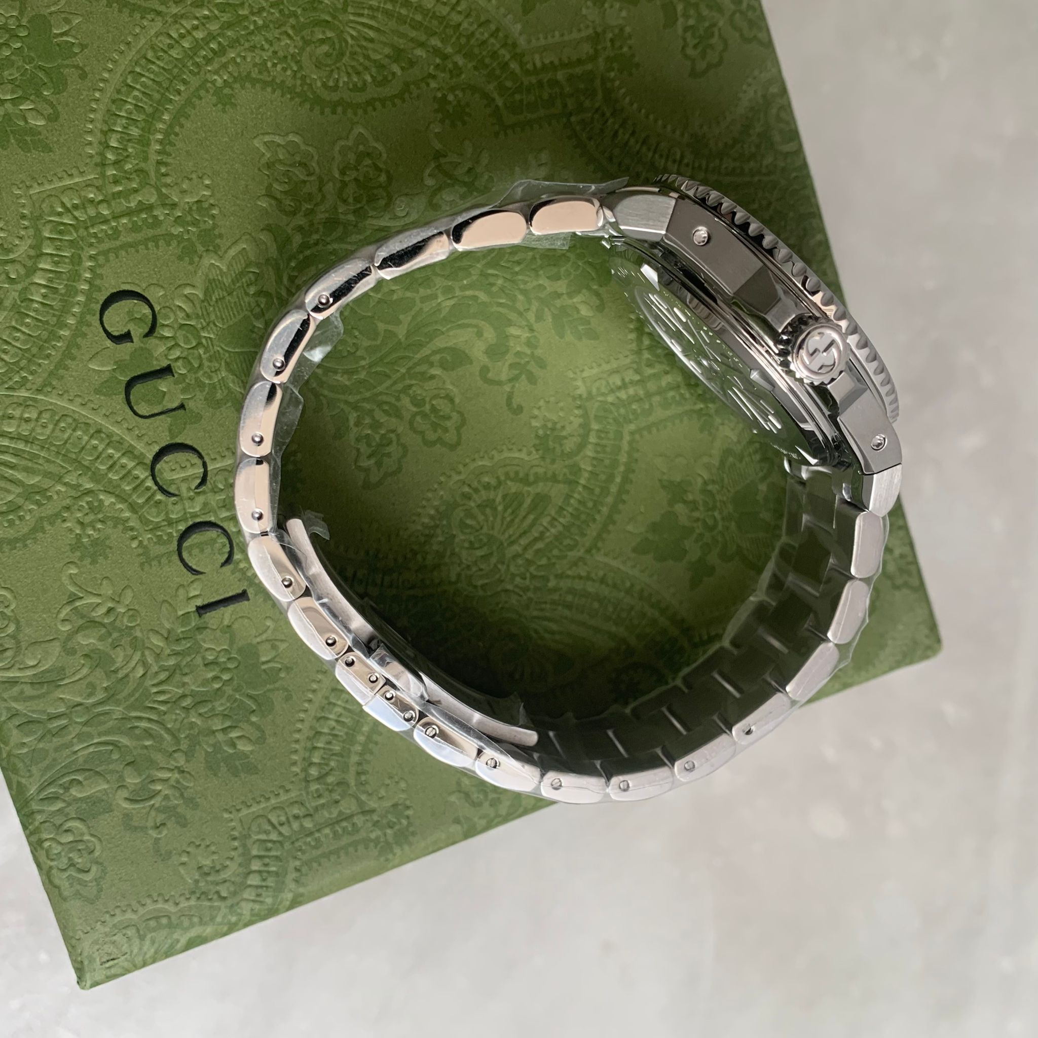 Gucci Dive 40 手錶 孔雀綠