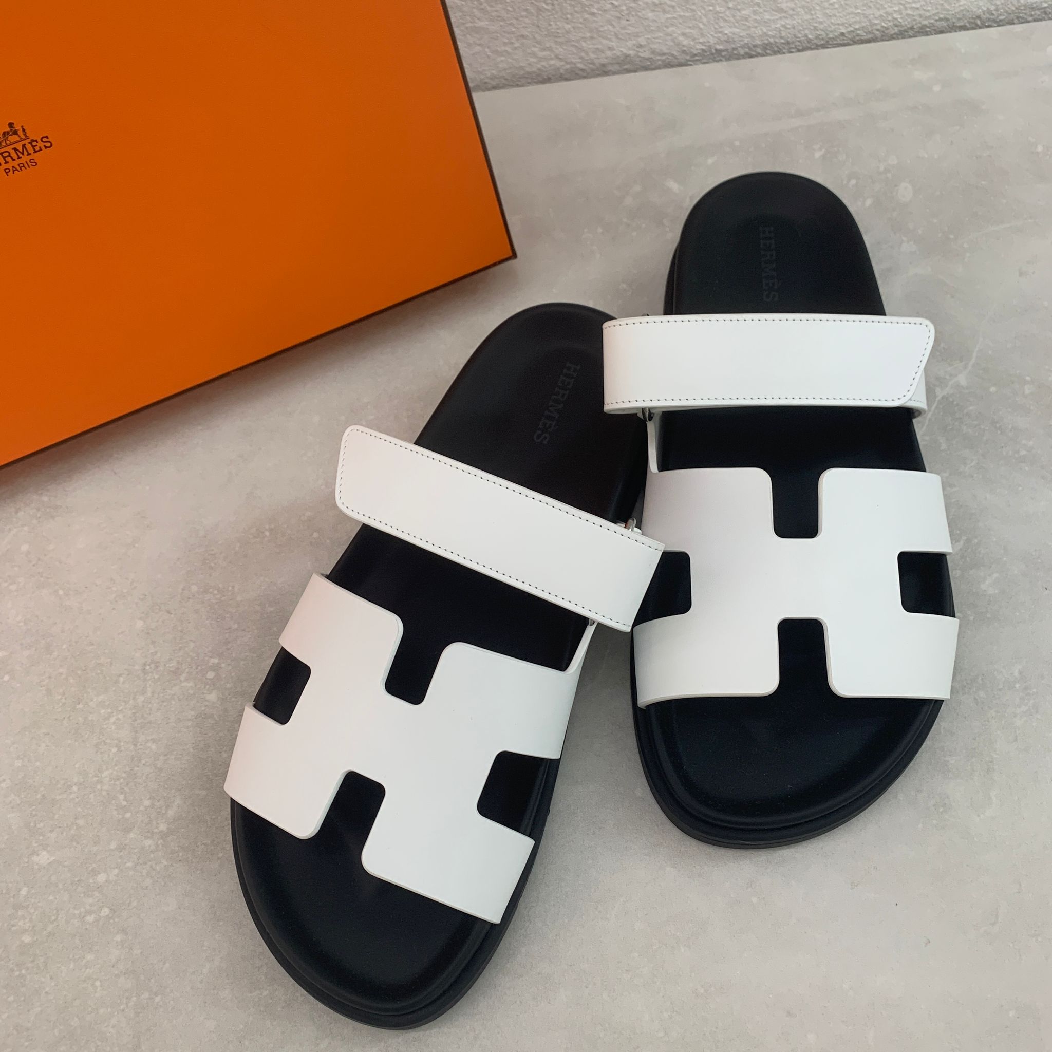 Hermès 白色二舅鞋