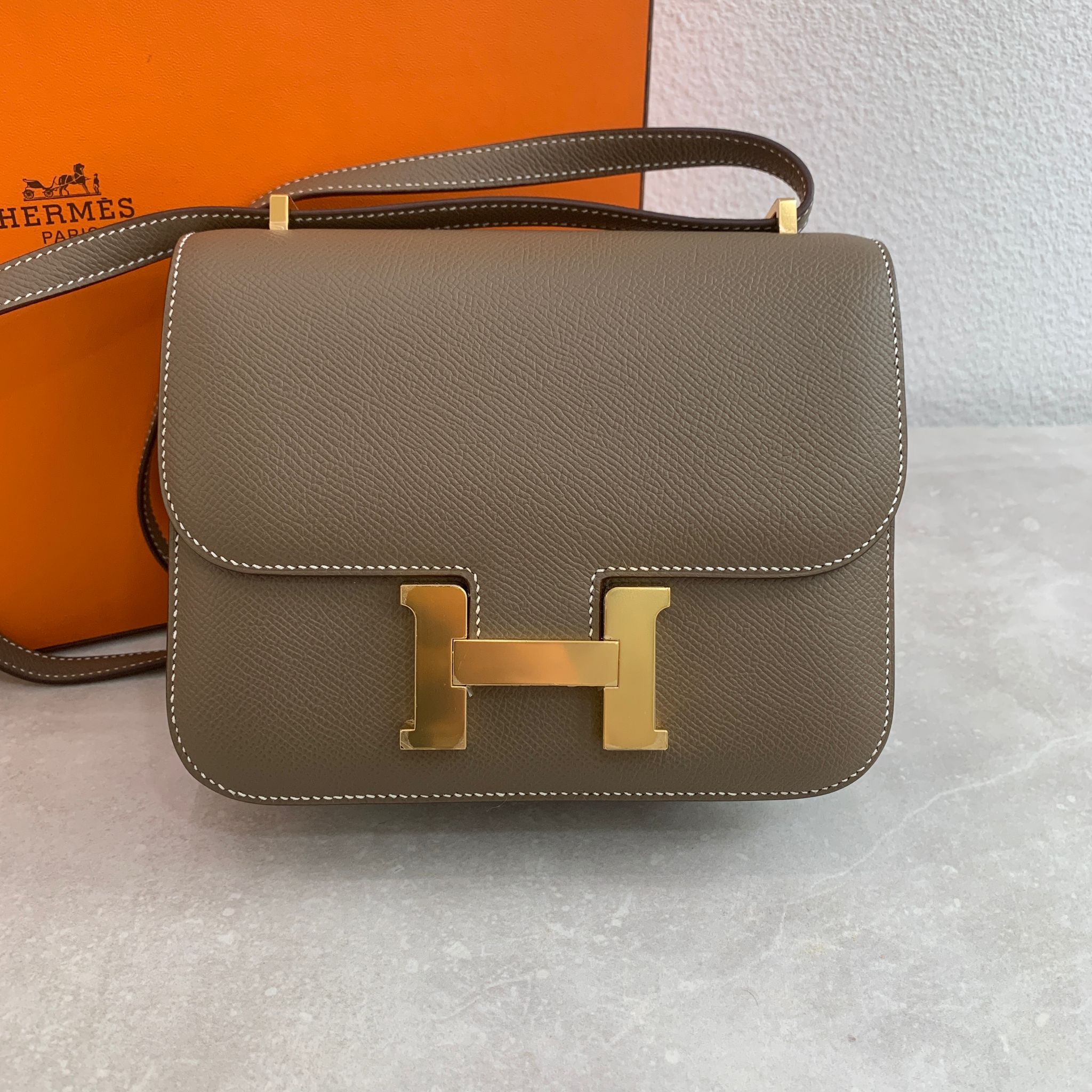 Hermès Mini Constance 大象灰金釦