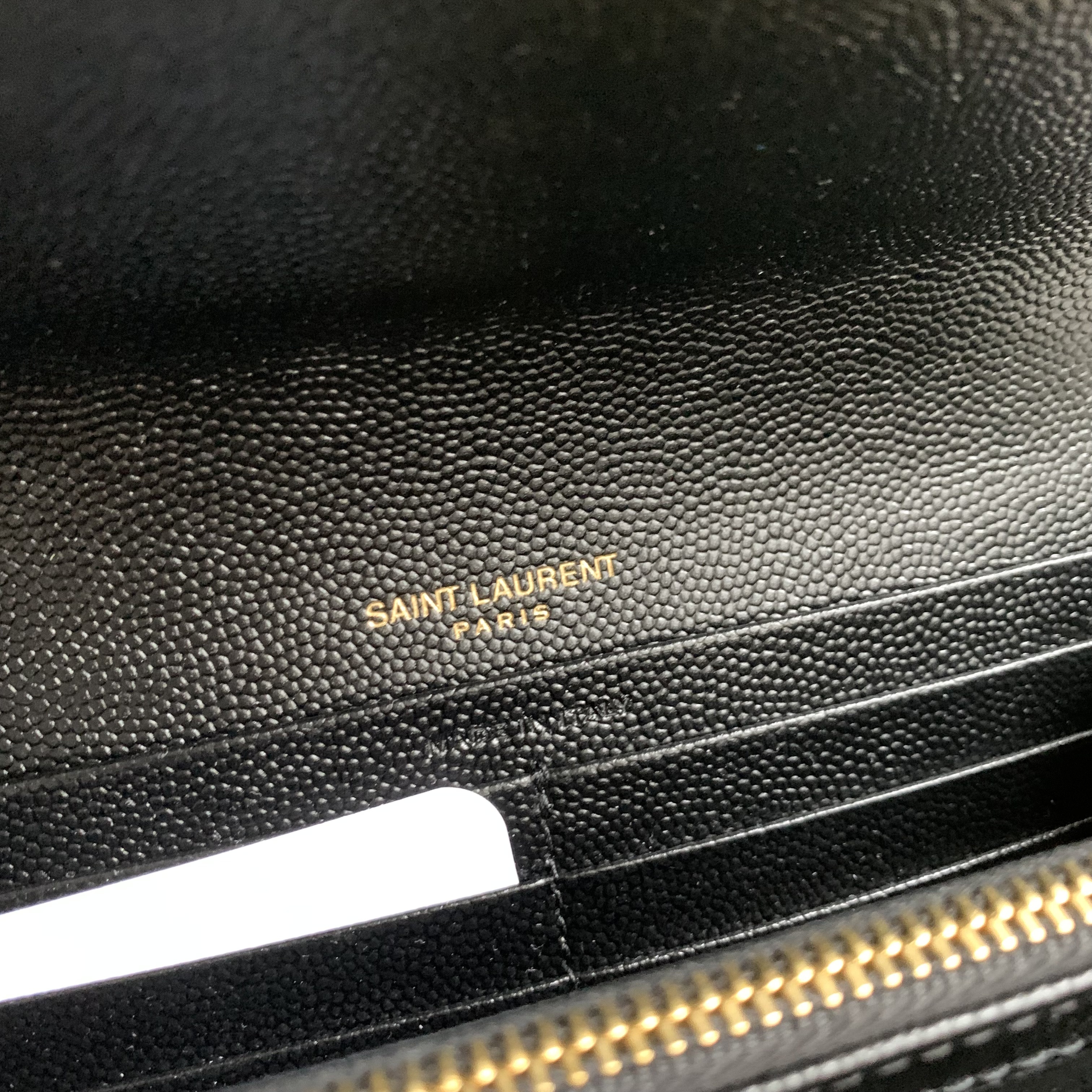 YSL 衍縫翻蓋長夾 黑金