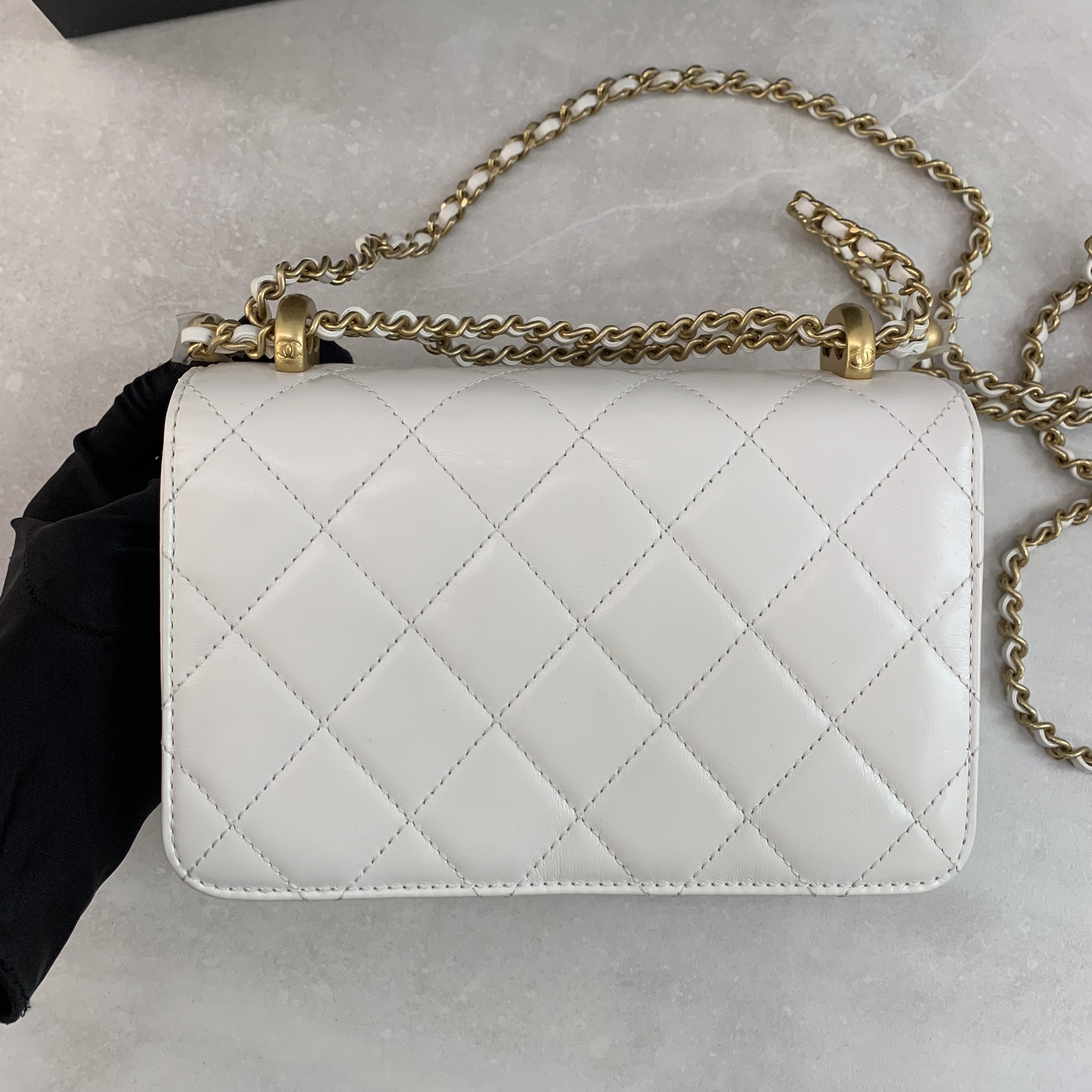 CHANEL 白色雙金珠CF mini