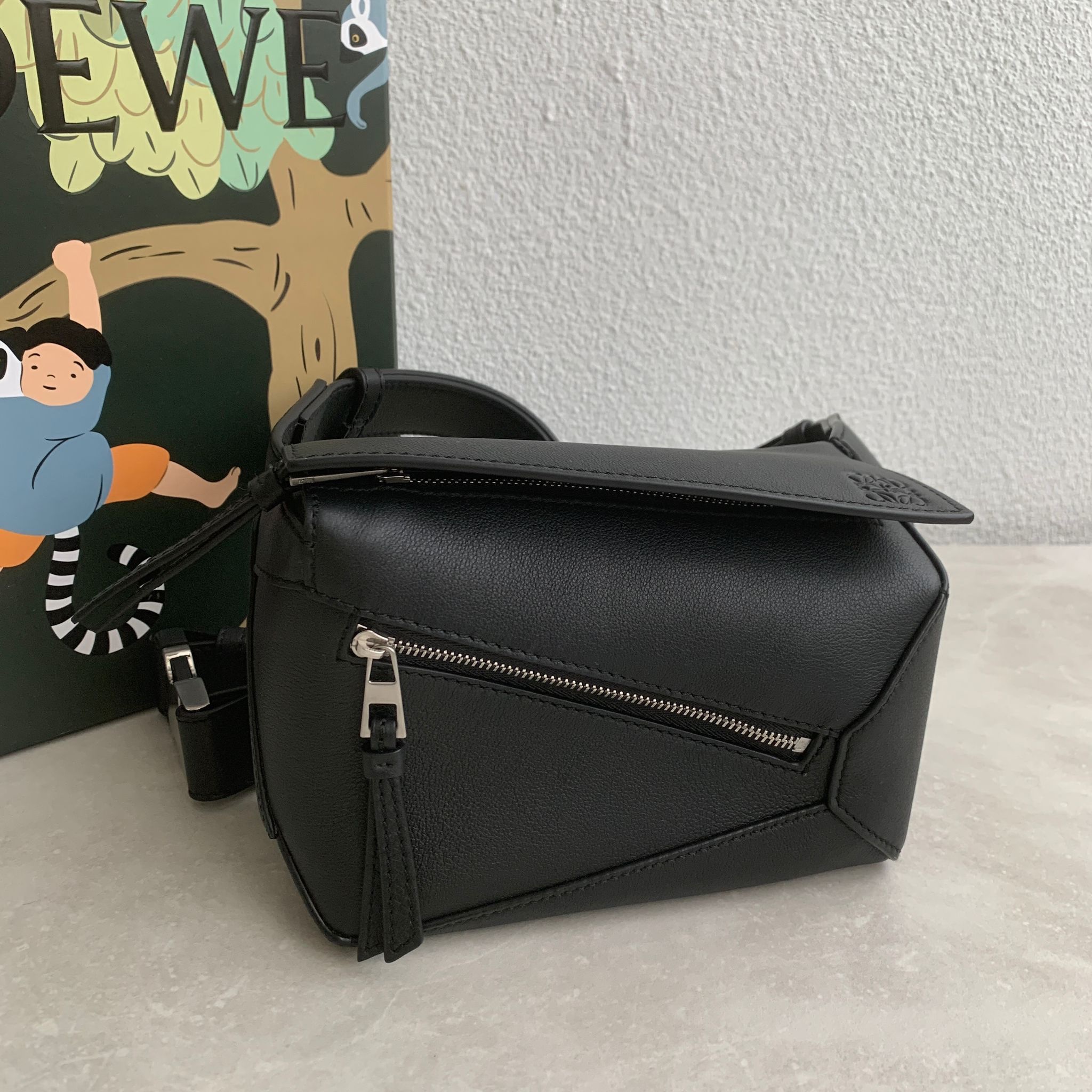 Loewe Mini Puzzle Edge Bumbag 經典小牛皮腰包