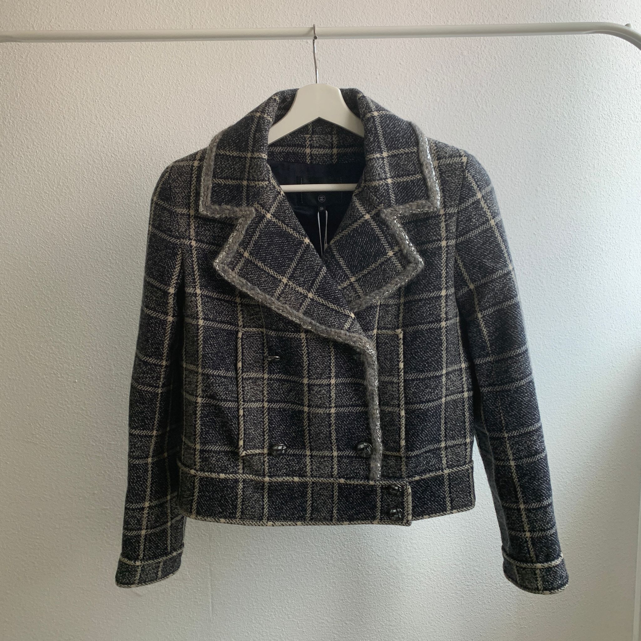 Chanel 22A 銀色飾邊格紋毛呢外套