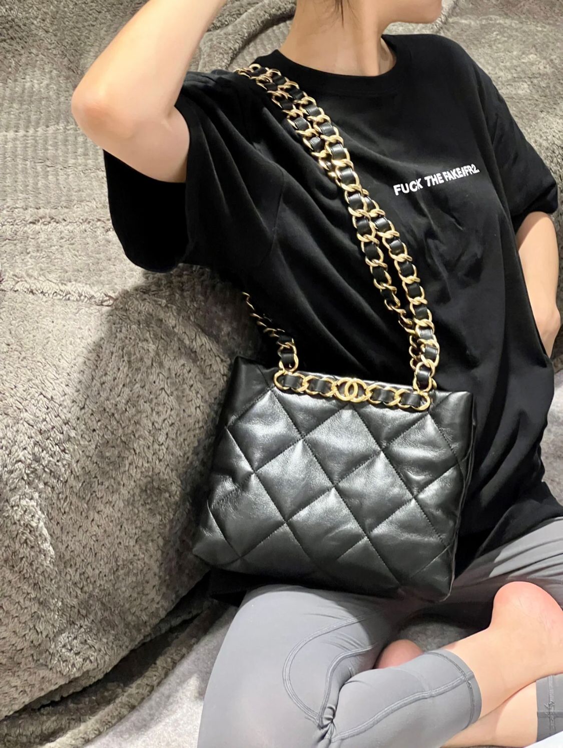 CHANEL 22B 粗鏈帶托特包 黑金