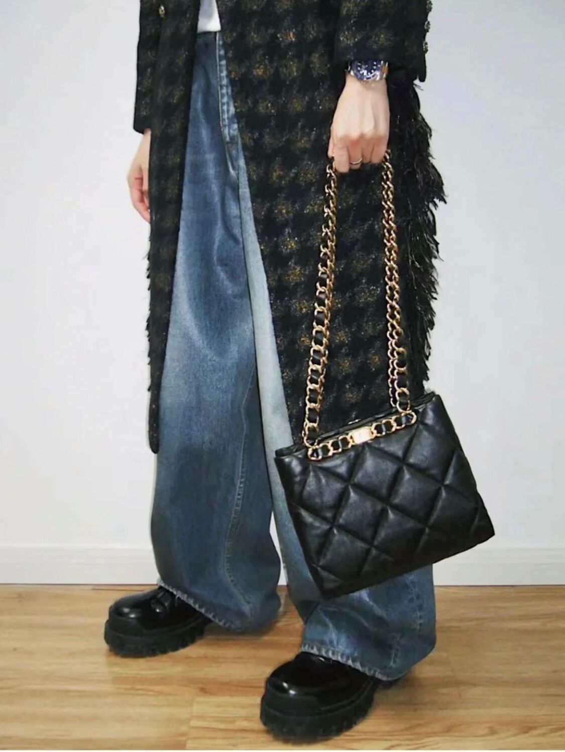 CHANEL 22B 粗鏈帶托特包 黑金