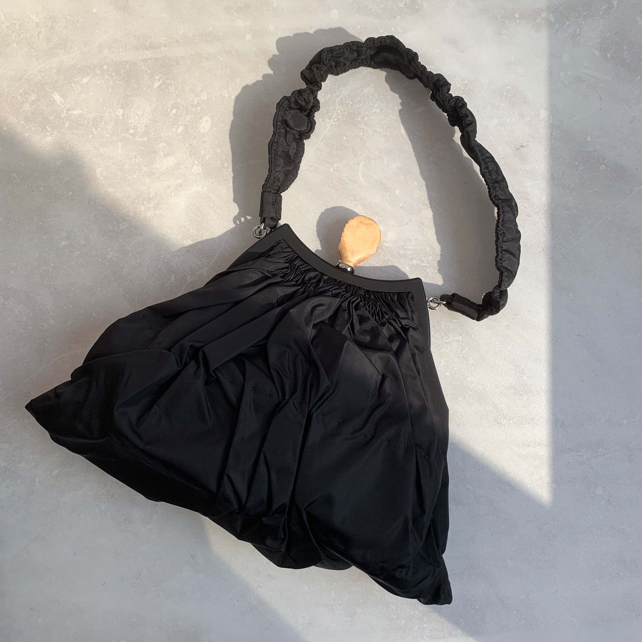 PRADA 秀款半獸人口袋包