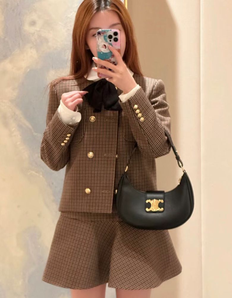 Celine Ava 凱旋門黑色金釦腋下包