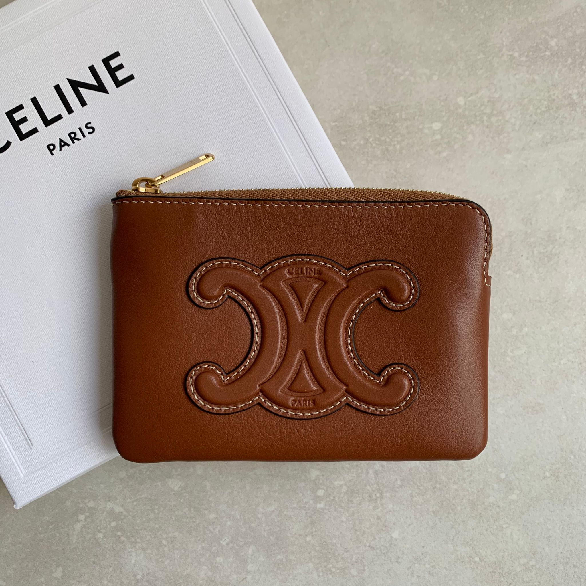 celine 棕色凱璇拉鍊零錢包