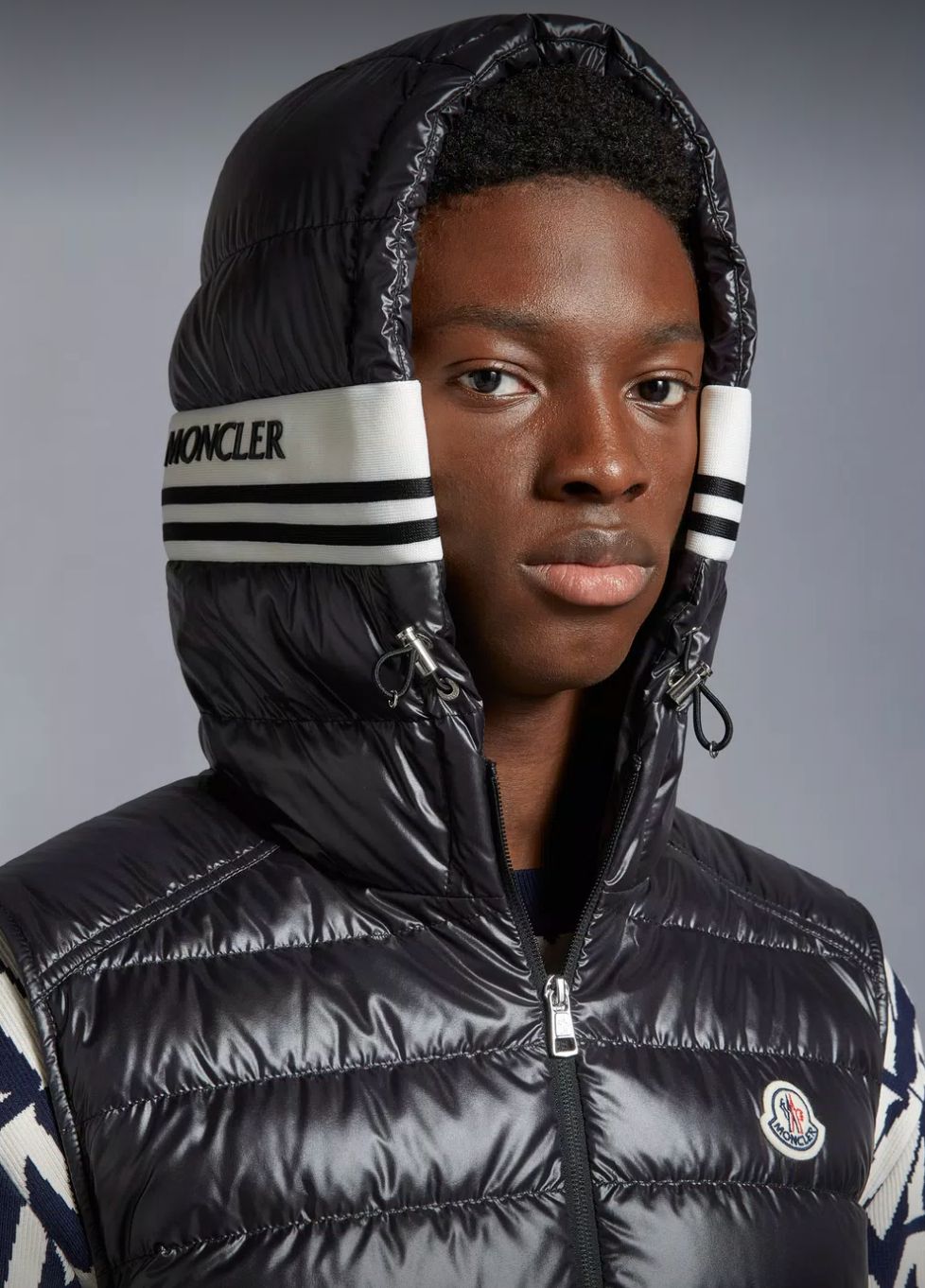 Moncler Clai 黑色連帽羽絨背心