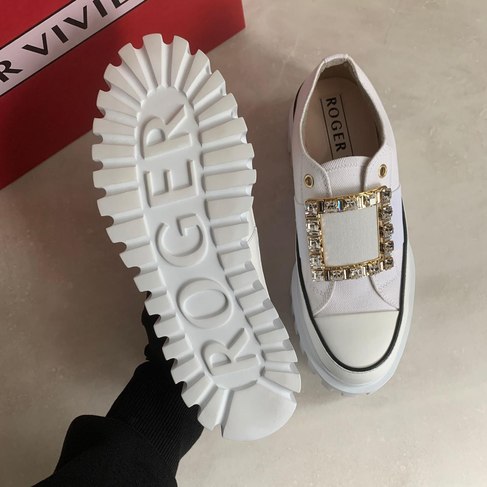 RV 鑽釦白色厚底帆布鞋