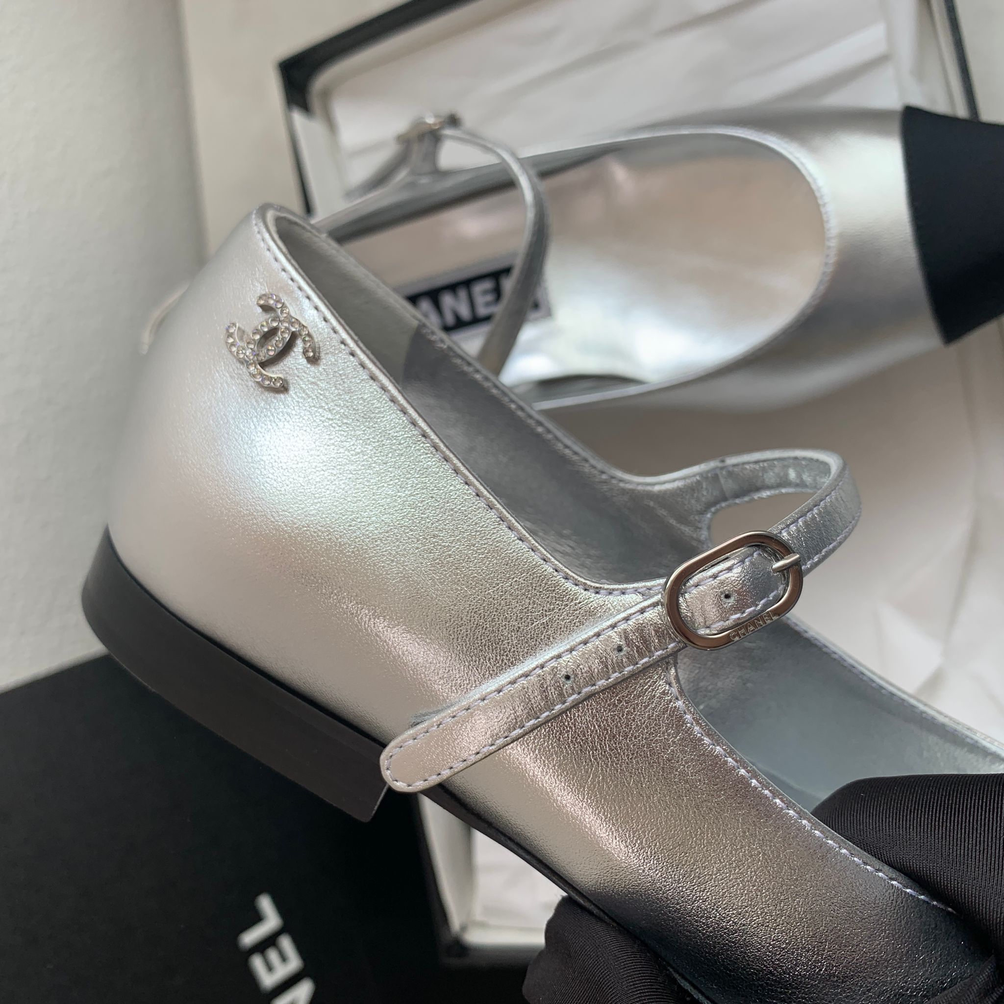 Chanel 24p 銀色瑪莉珍