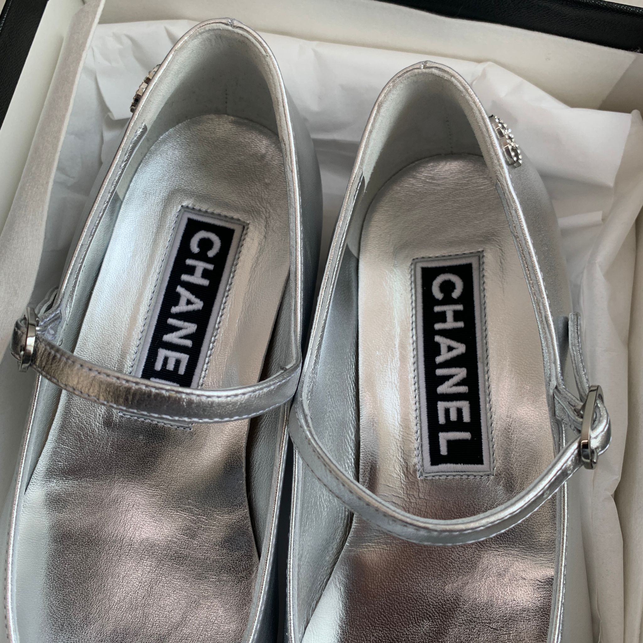 Chanel 24p 銀色瑪莉珍