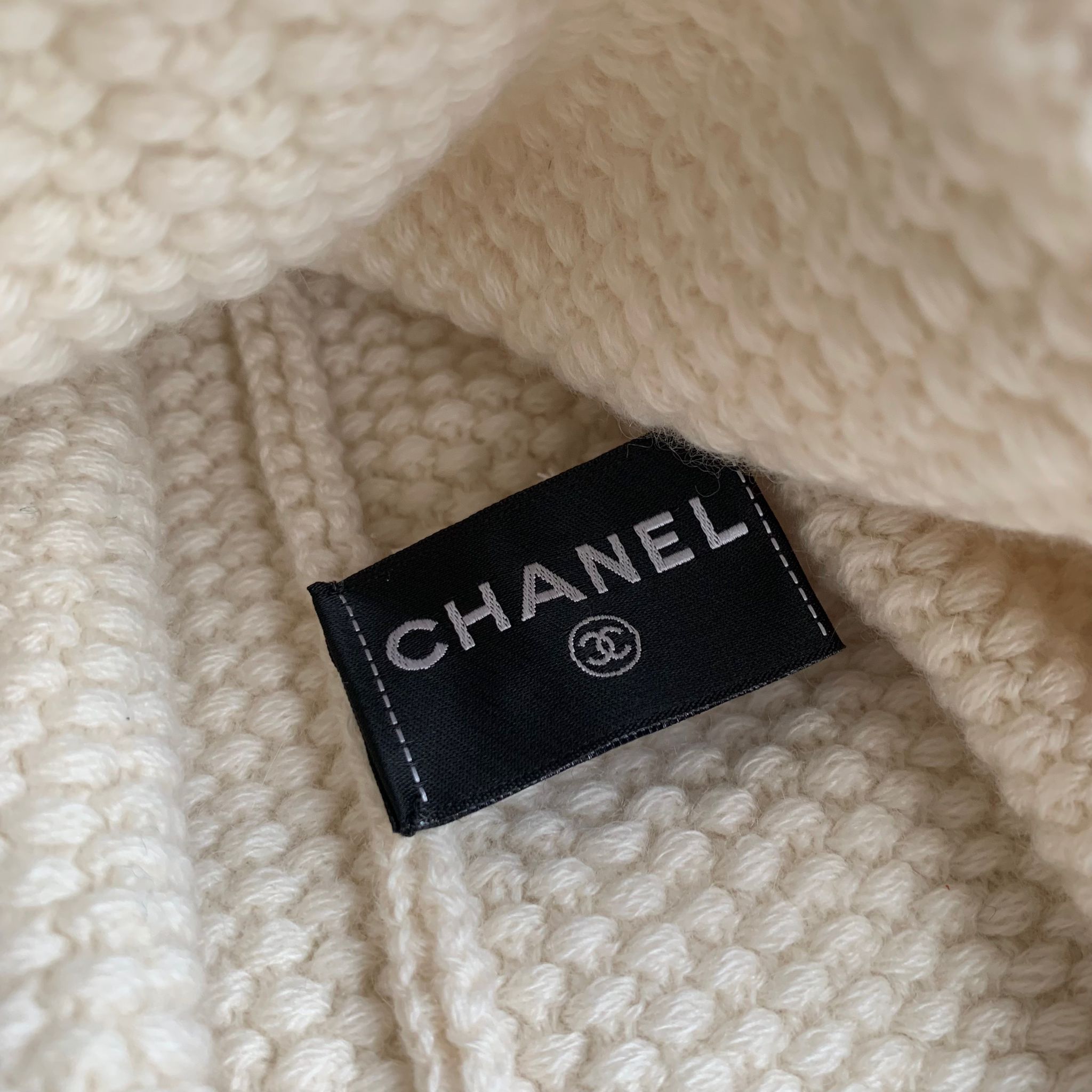 Chanel 23a米色羊絨毛帽