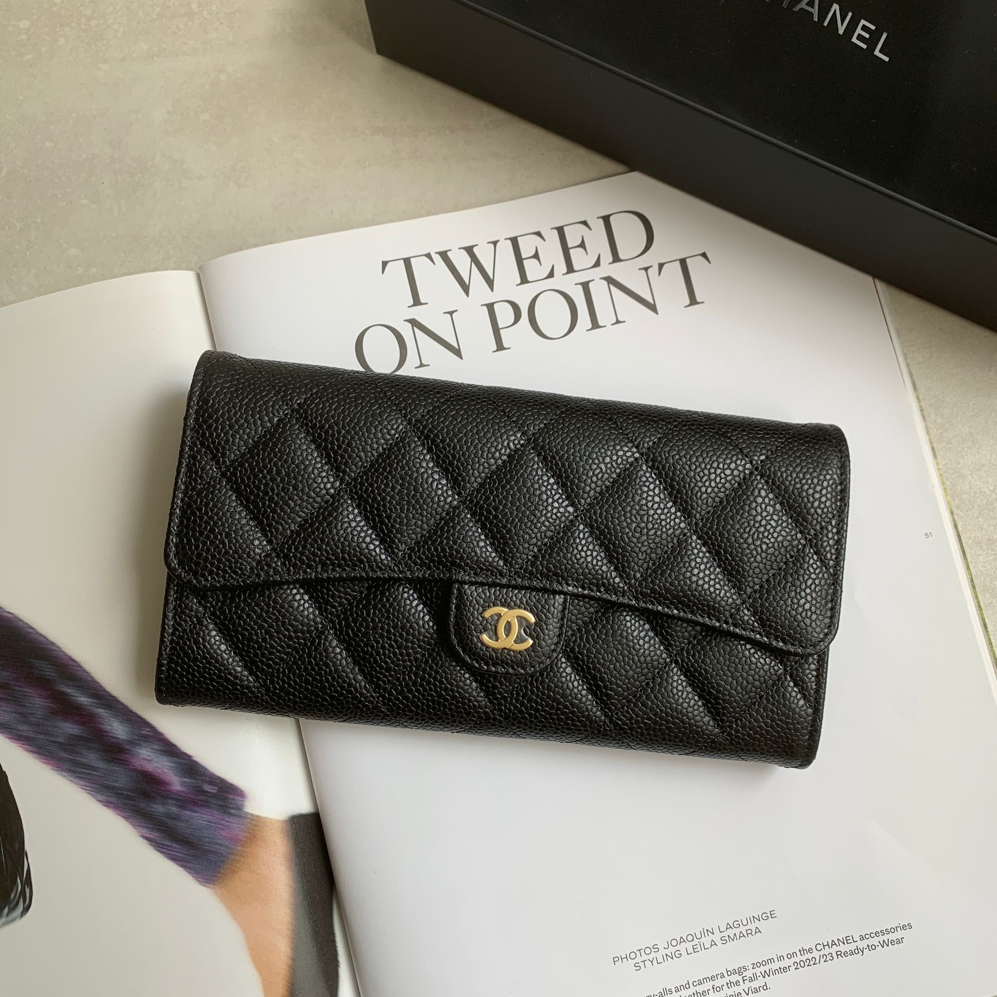 chanel 經典荔枝長夾淡金釦