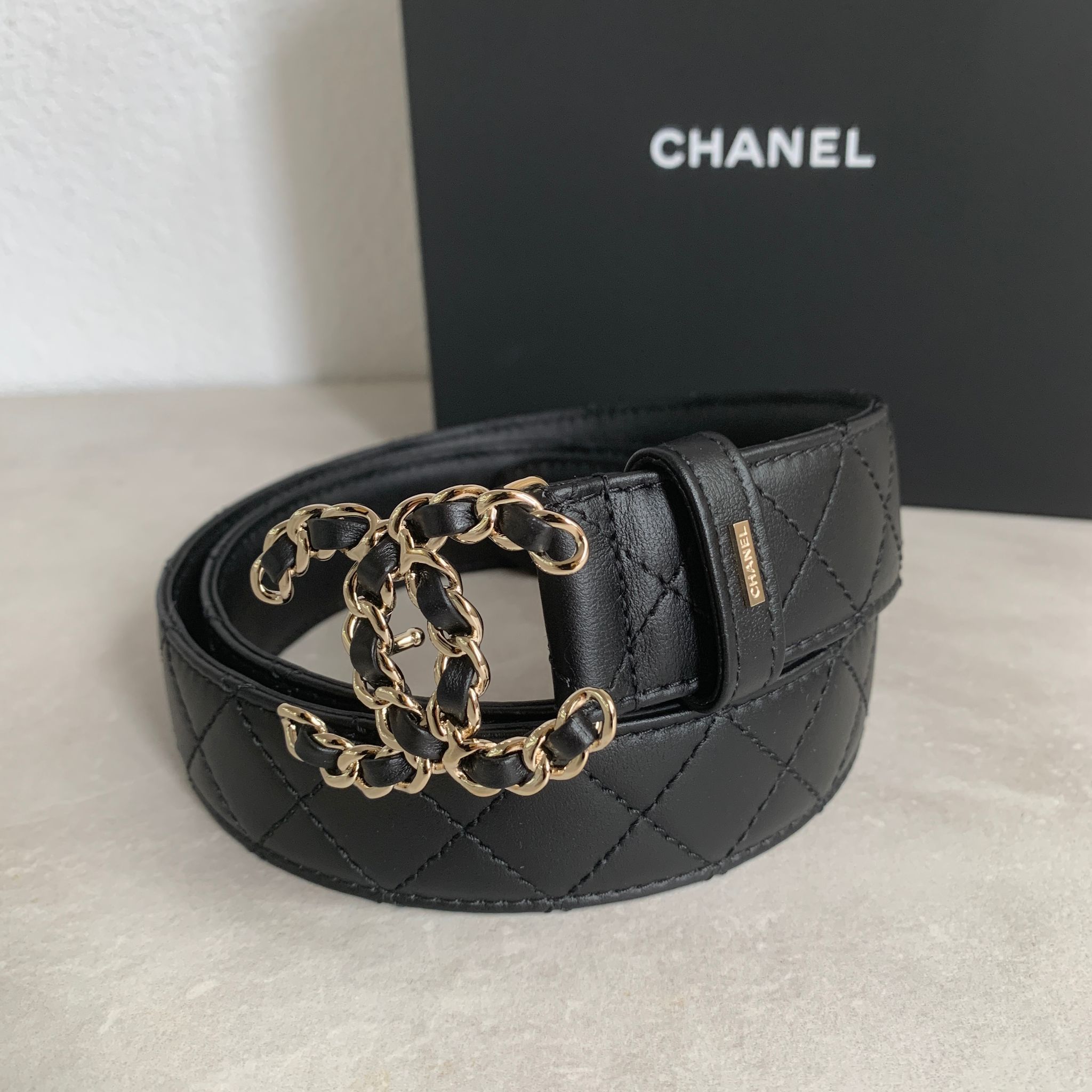 CHANEL 菱格紋雙C穿鍊皮帶