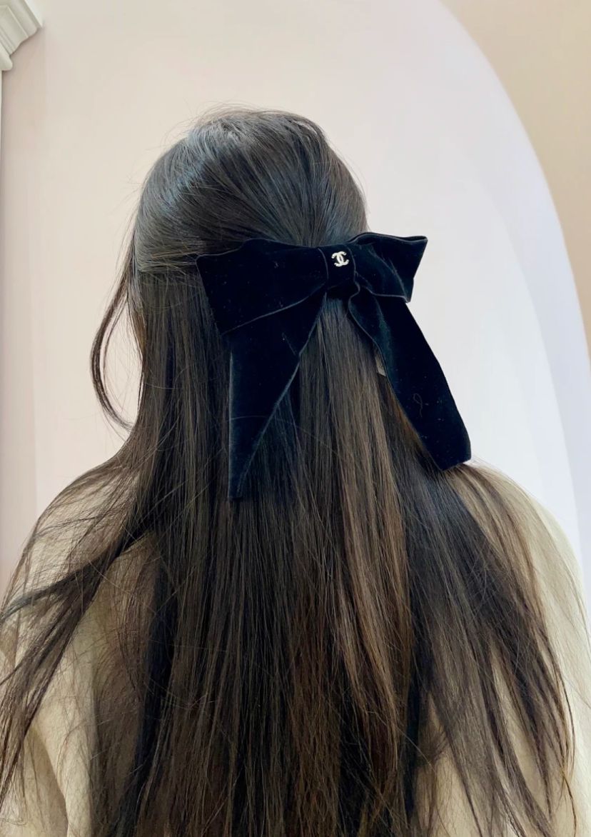 Chanel 22b 黑色絲絨蝴蝶結髮夾