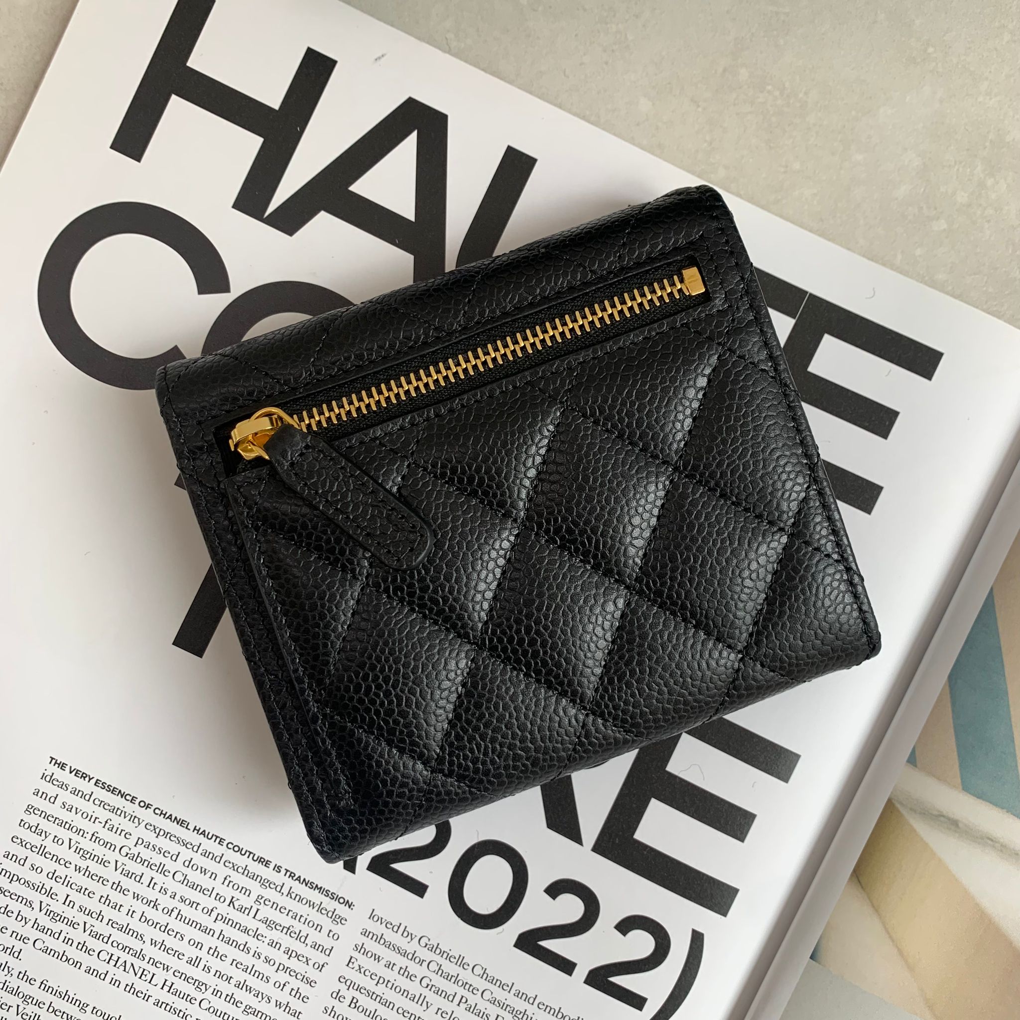 Chanel 經典三折荔枝黑金短夾