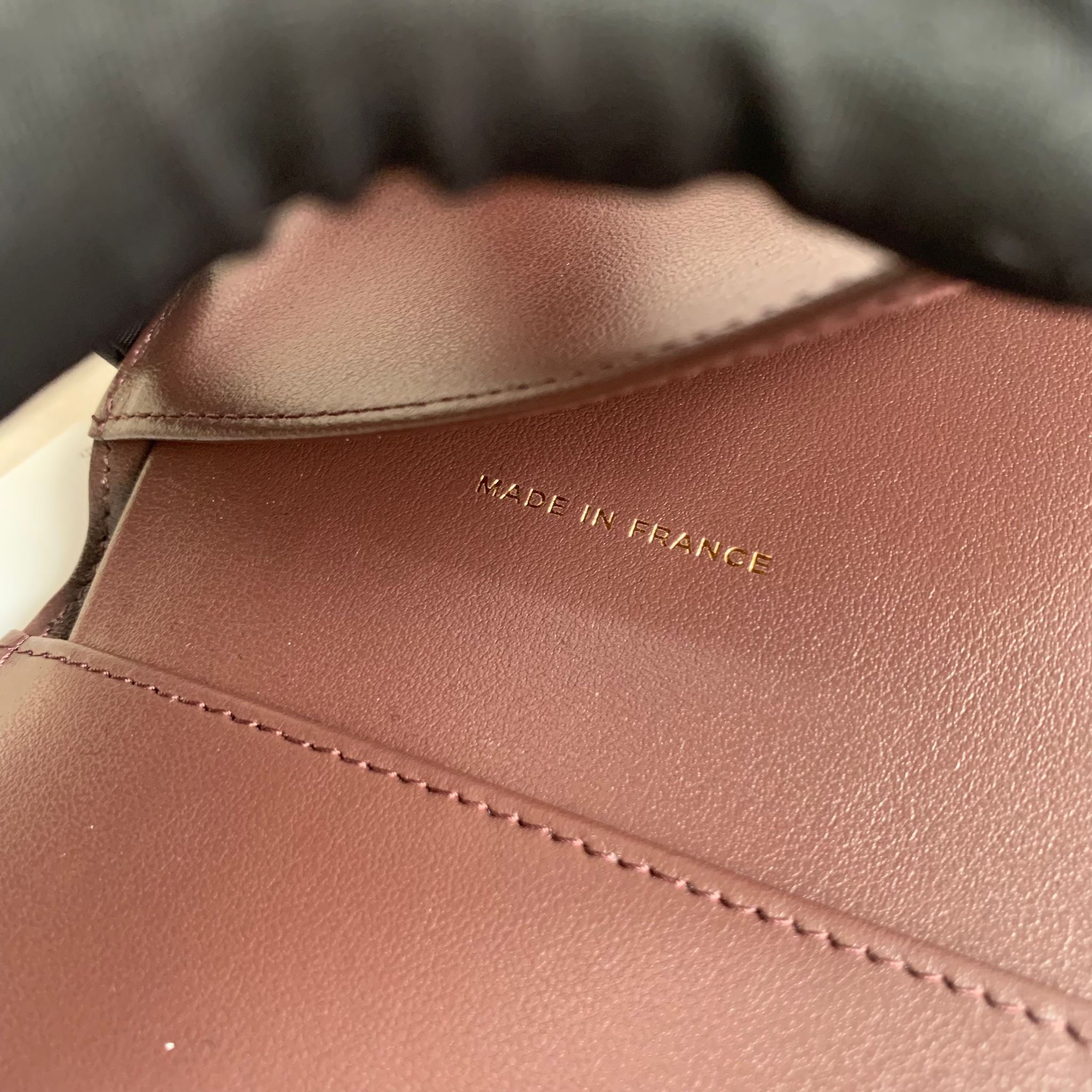 Chanel 經典三折荔枝黑金短夾