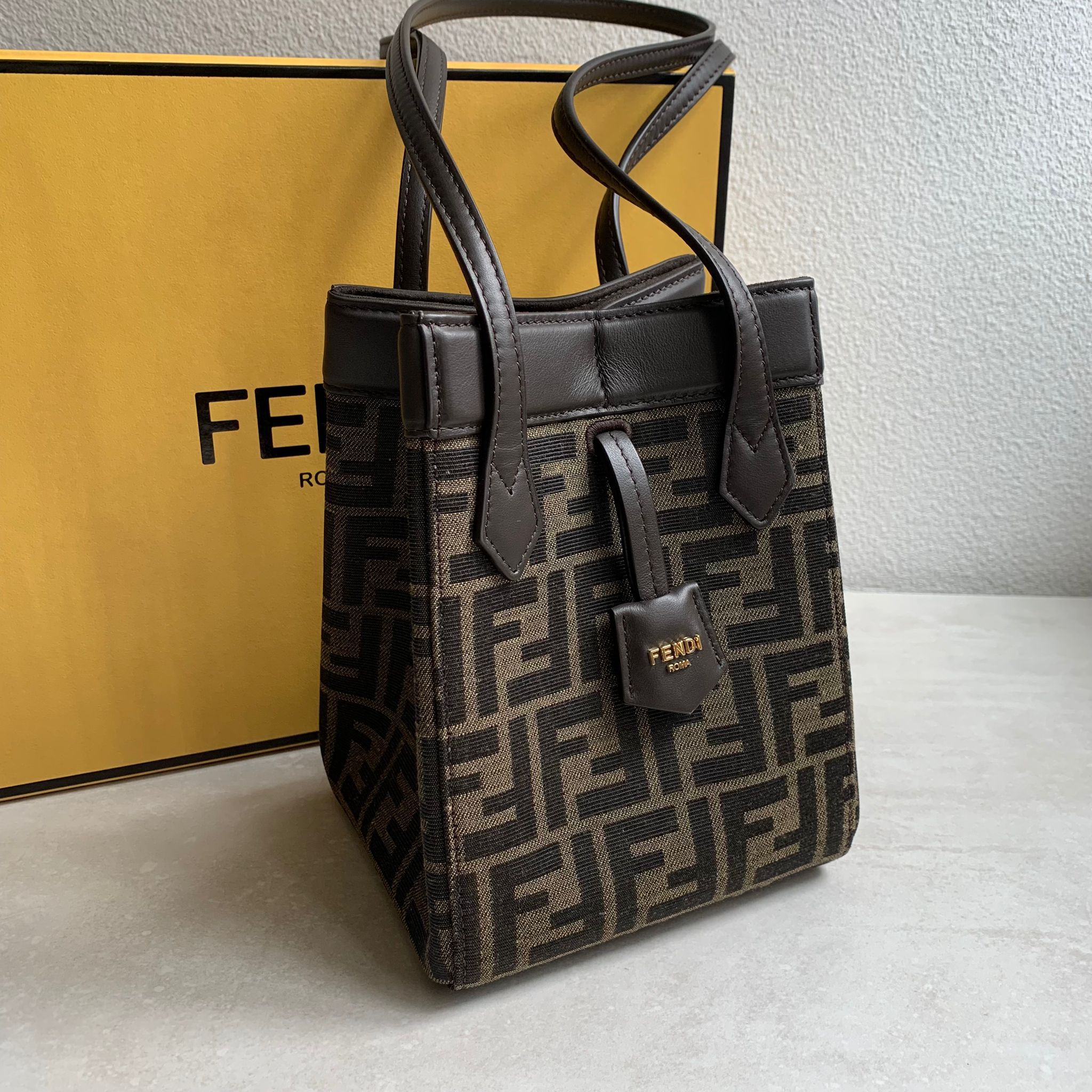 Fendi Origami Mini 老花折紙包 Fendi Origami Mini 老花折紙包