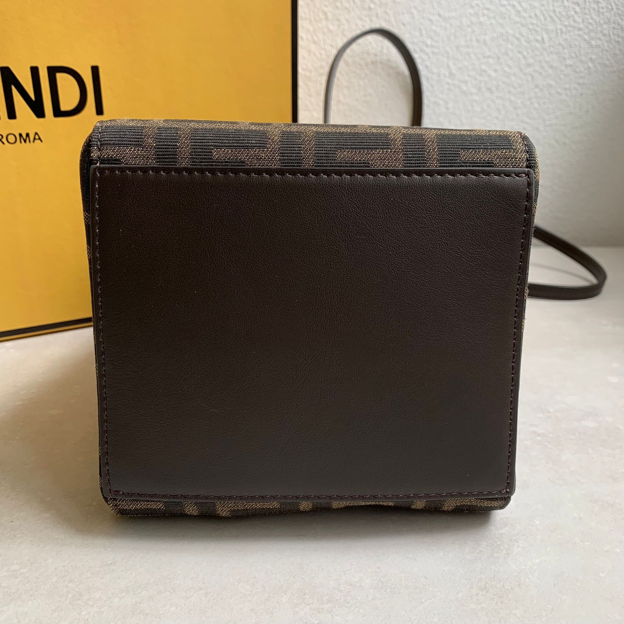 FENDI Origami Mini 老花折紙包