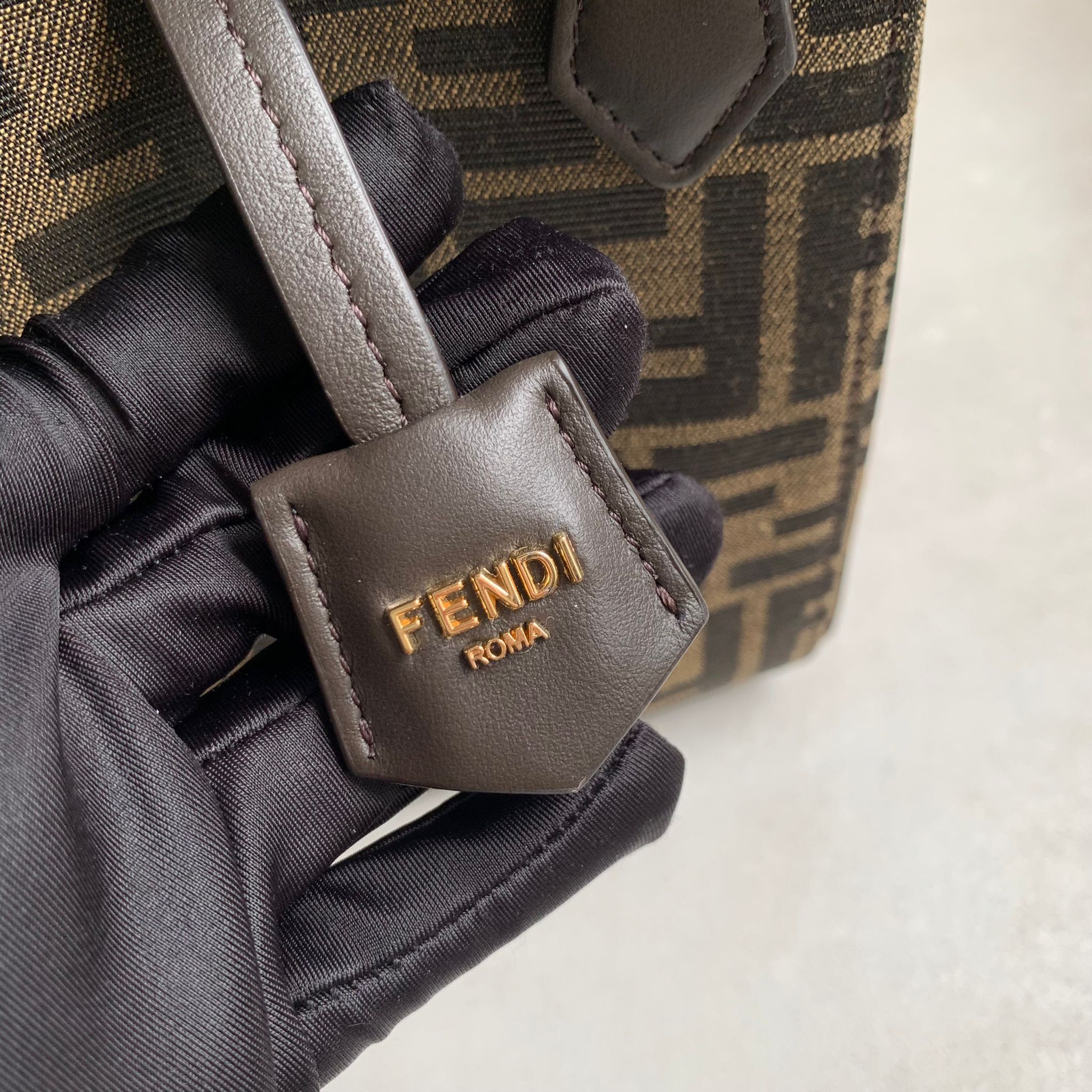 FENDI Origami Mini 老花折紙包