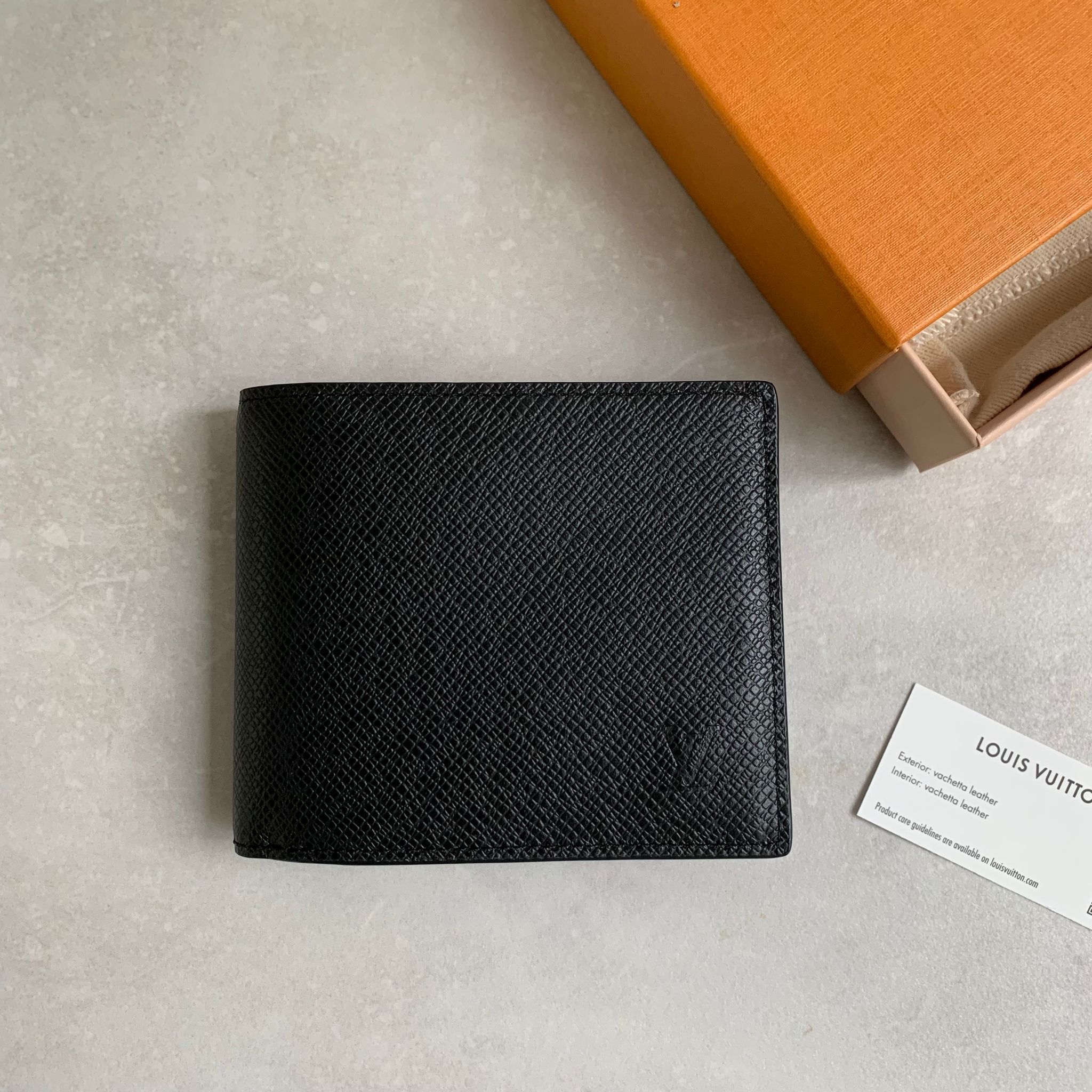 LV 男款黑色短夾 M62045