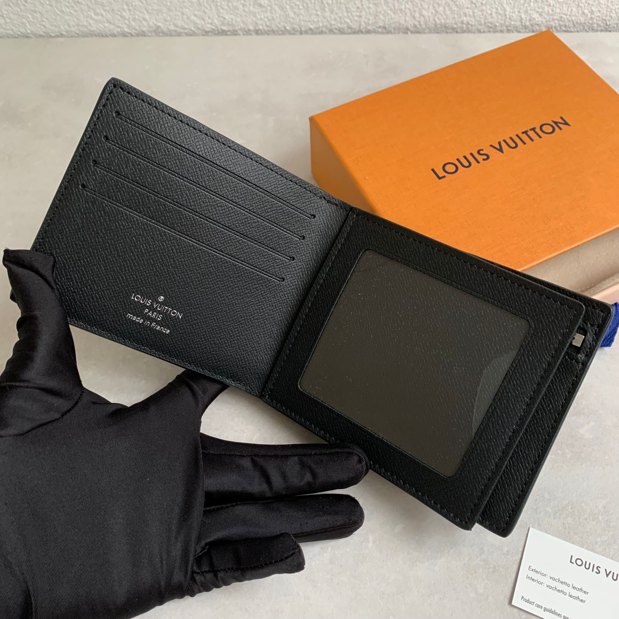 LV 男款黑色短夾 M62045