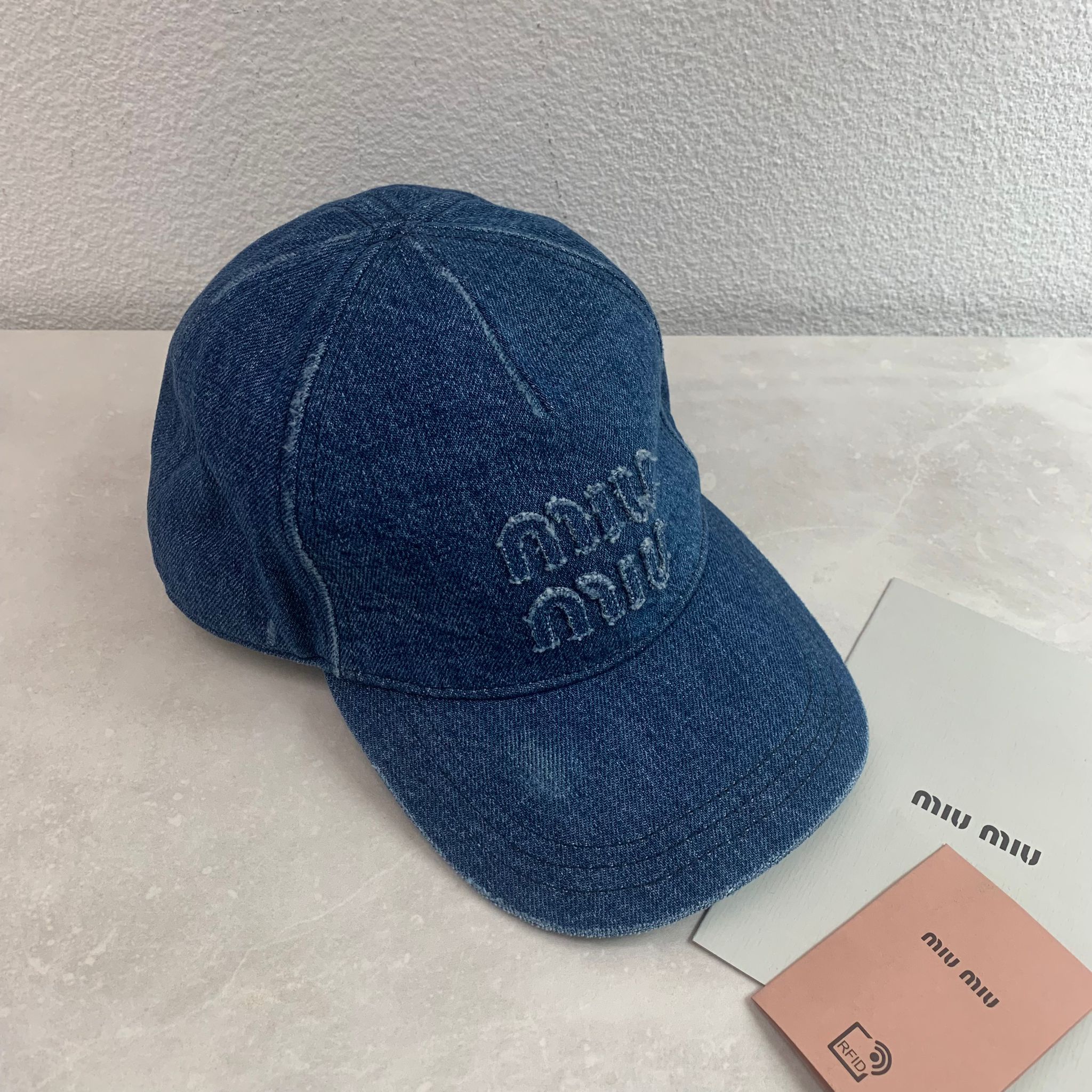 MIUMIU 單寧棒球帽