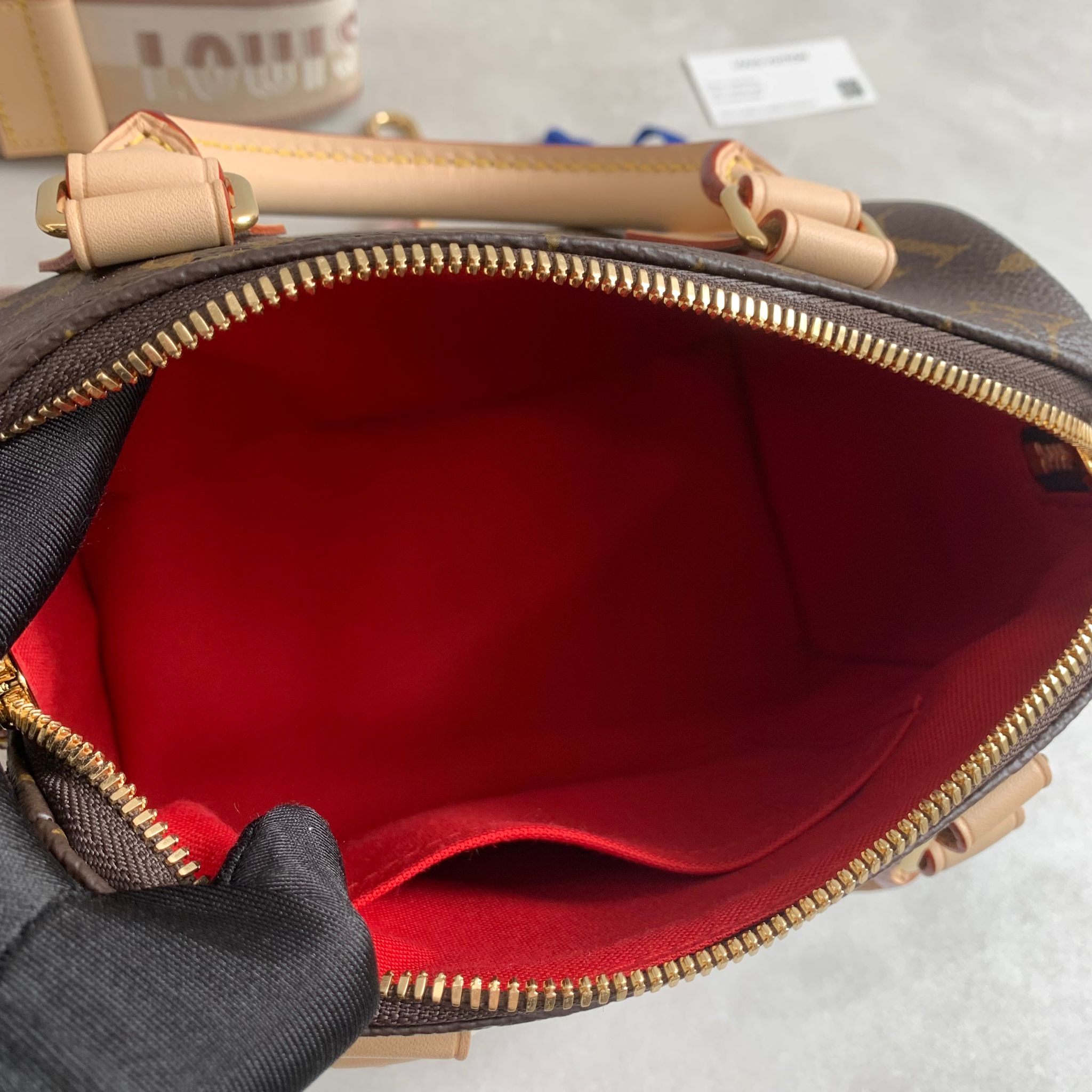 LV Speedy Bandoulière 20 米色背帶