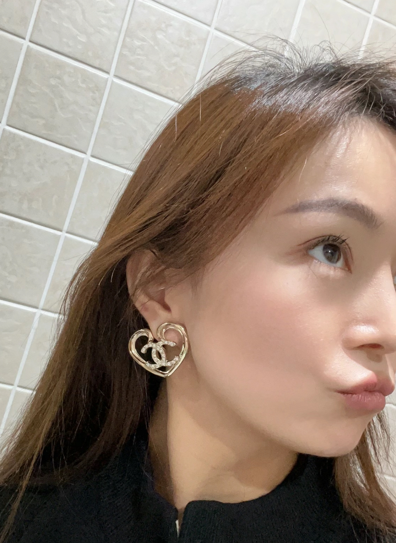 CHANEL 23C簍空愛心雙c鑽款耳環