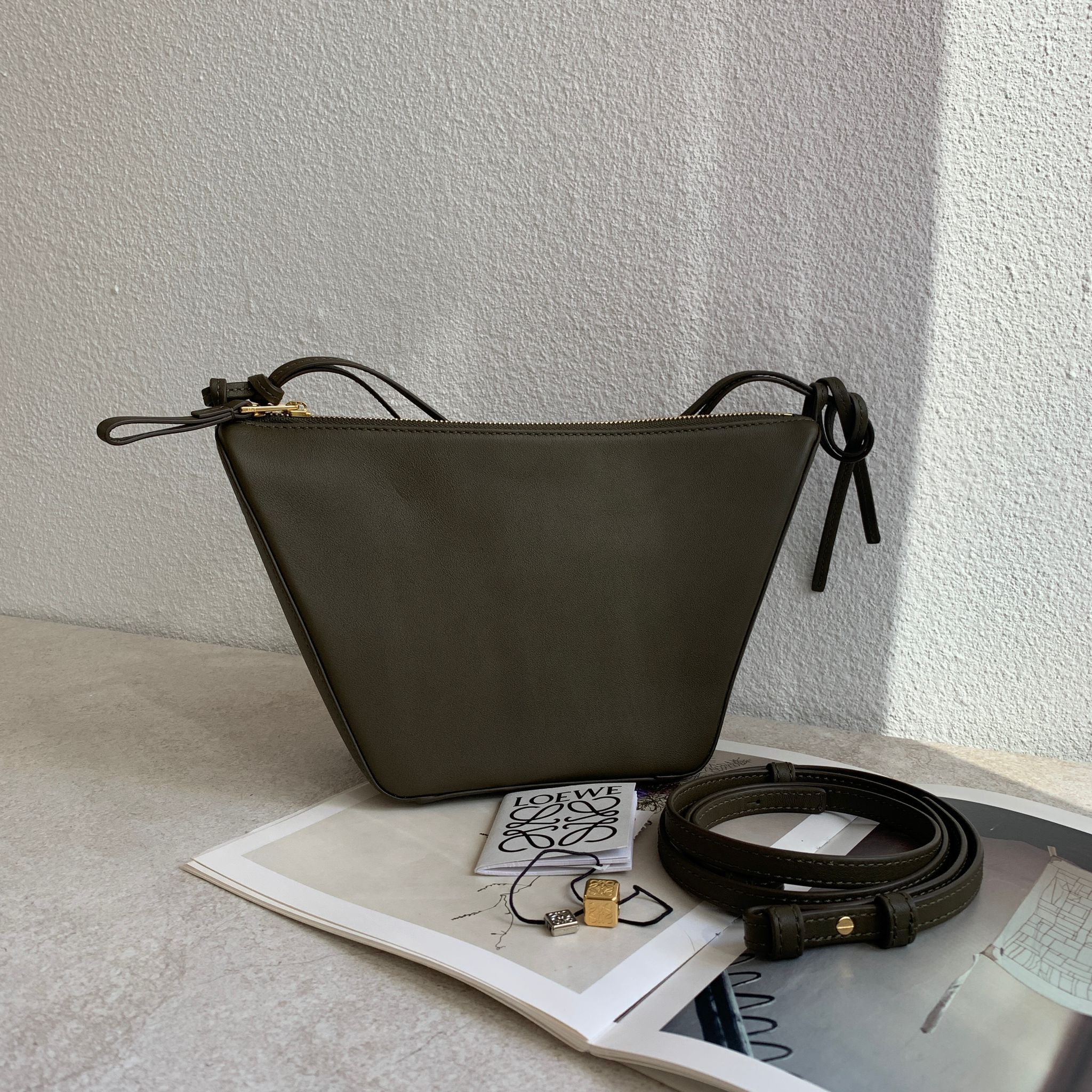 Loewe Mini Hammock Hobo 墨綠色吊床包