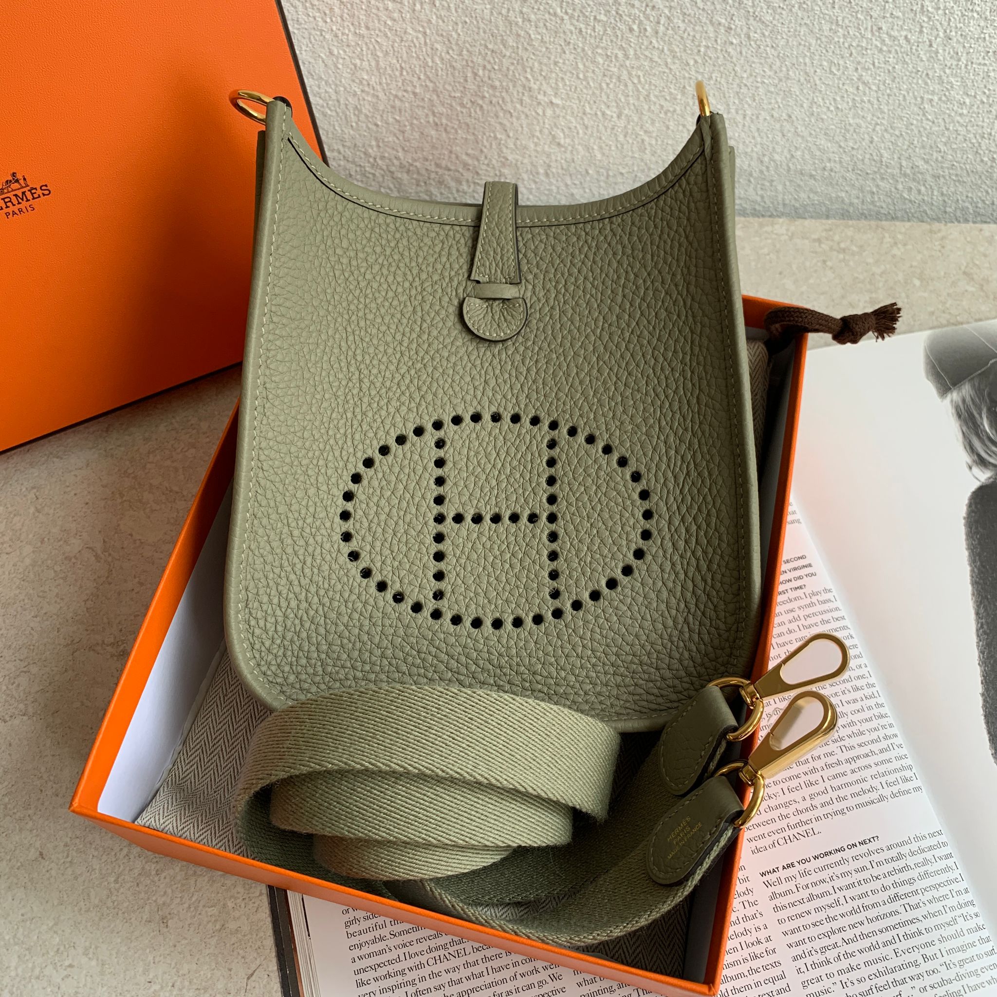 Hermès Mini Evelyne 鼠尾草綠金釦