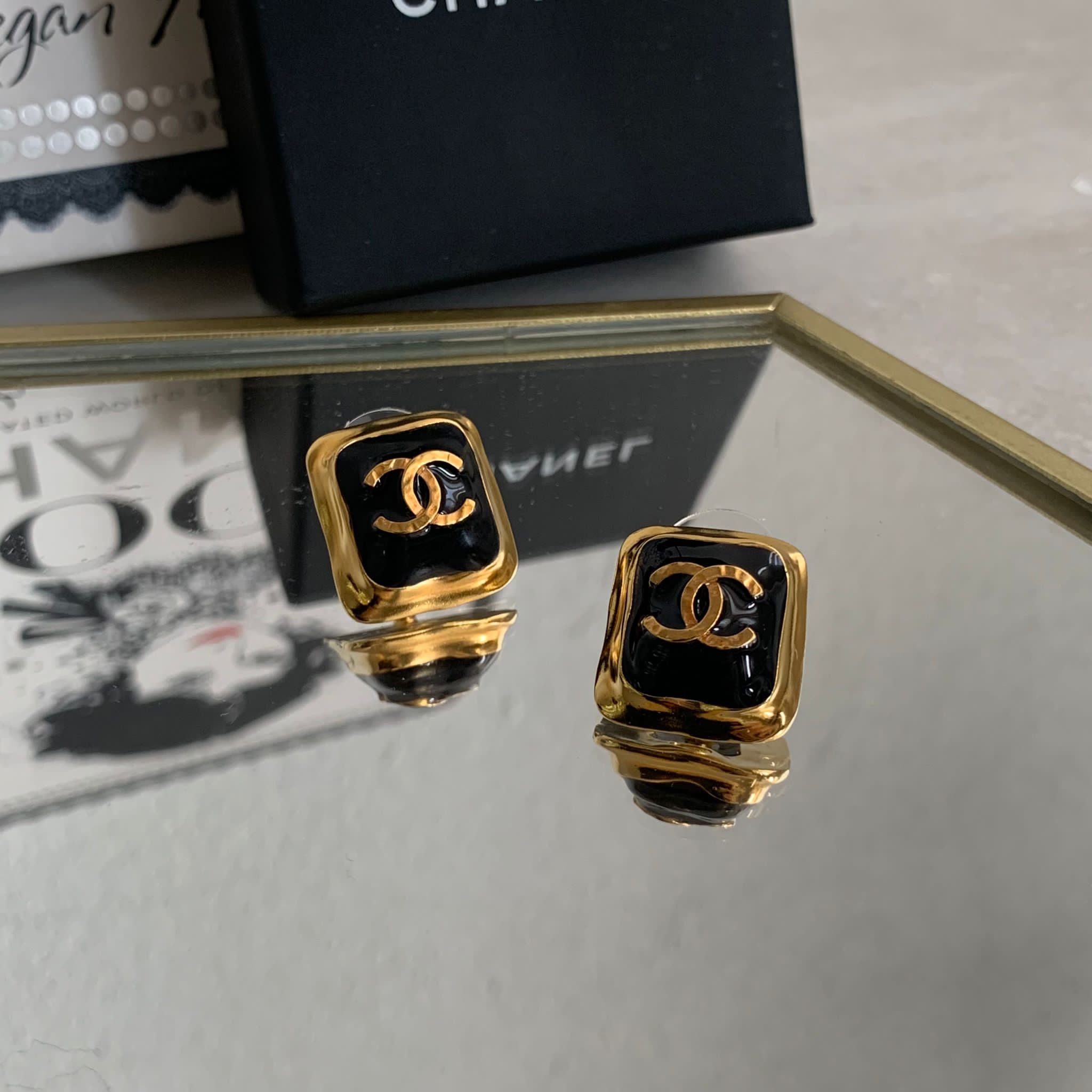 Chanel 立體方塊黑色金邊耳環