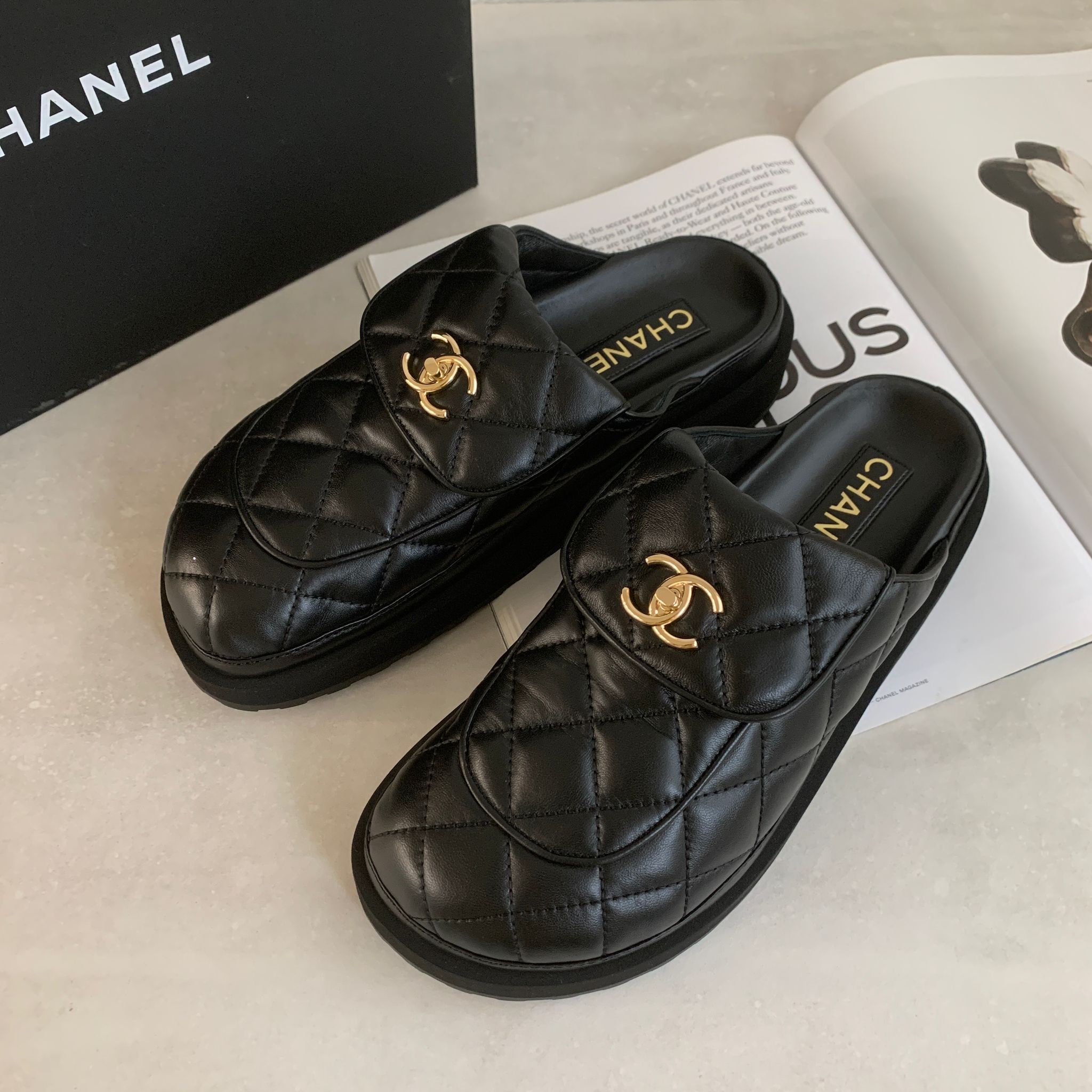 Chanel 黑色勃肯鞋
