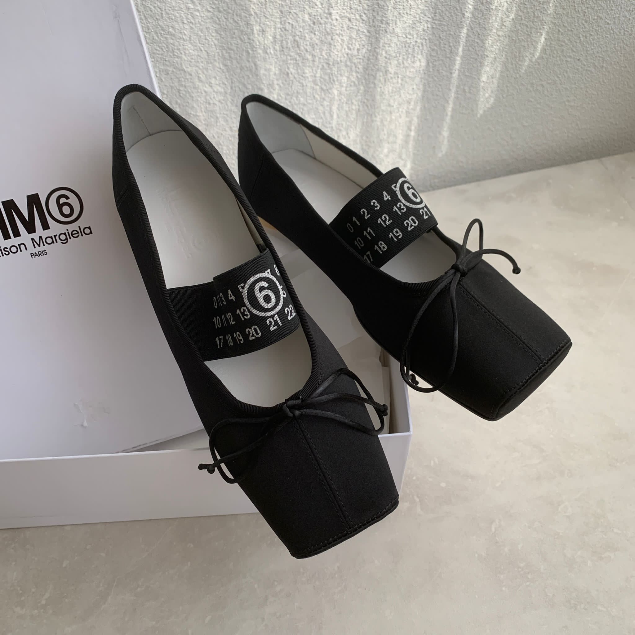 MaisonMargiela 緞面黑色芭蕾舞鞋