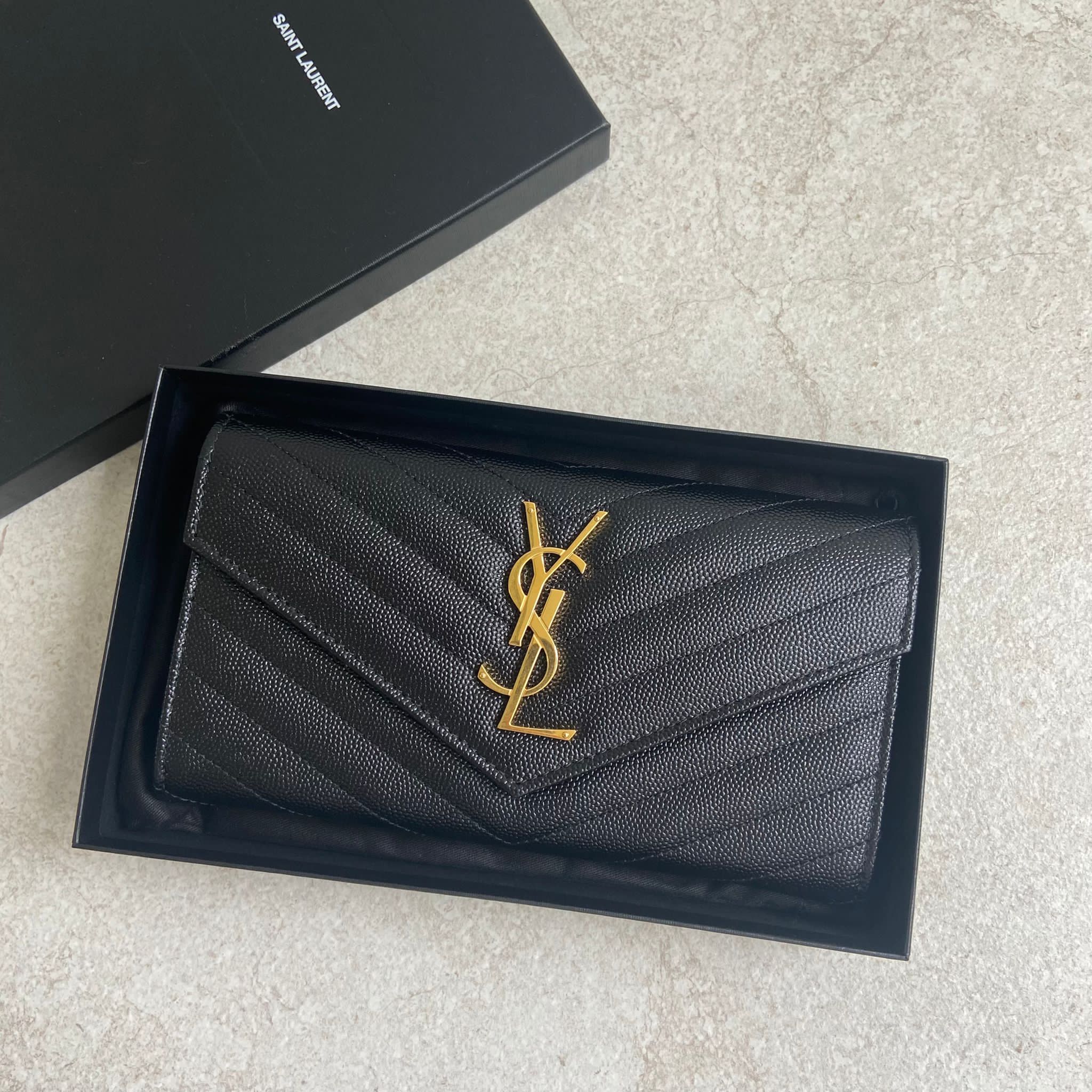 YSL Saint Laurent 經典牛皮Wallet 長銀包 黑金