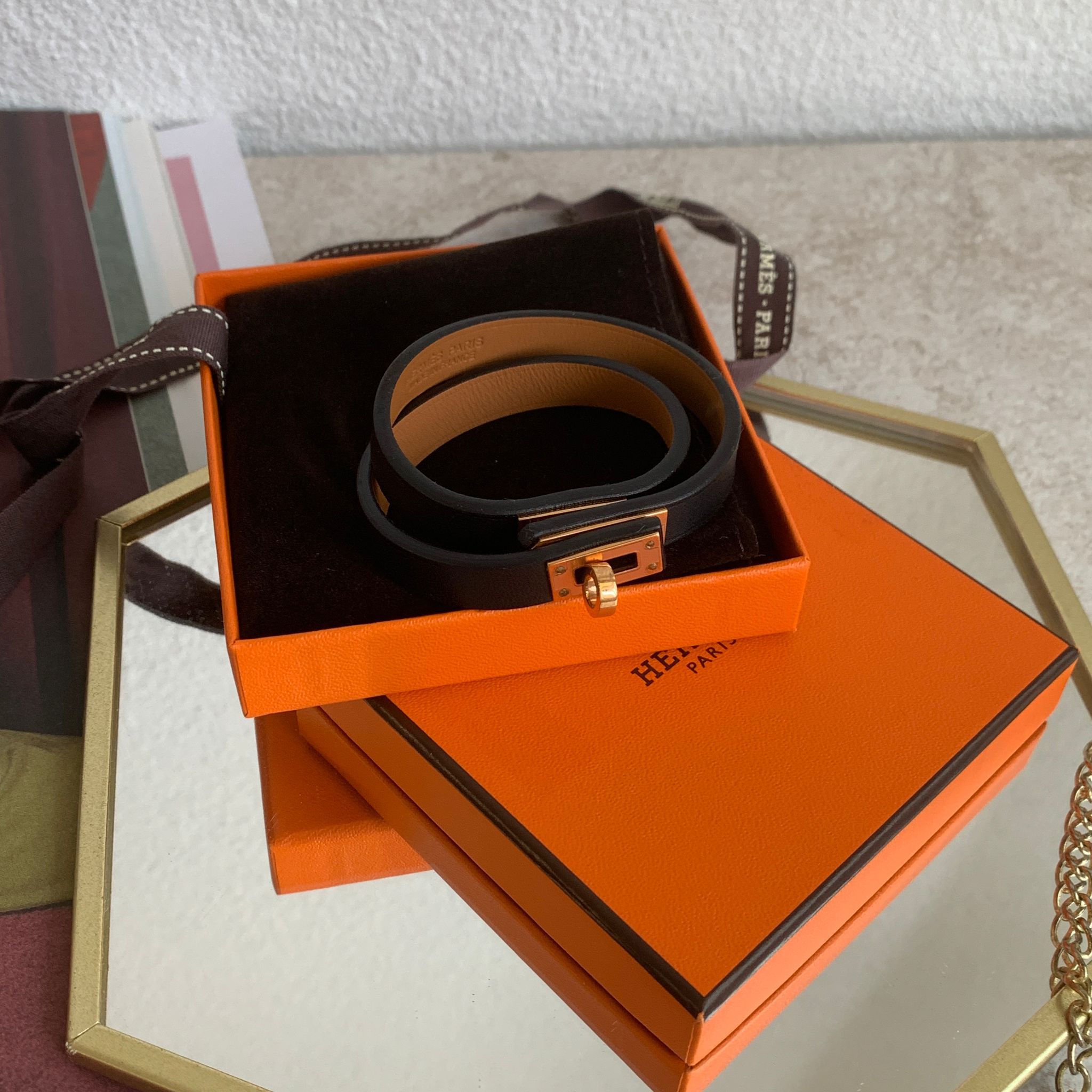 Hermès Kelly 黑色金釦手環