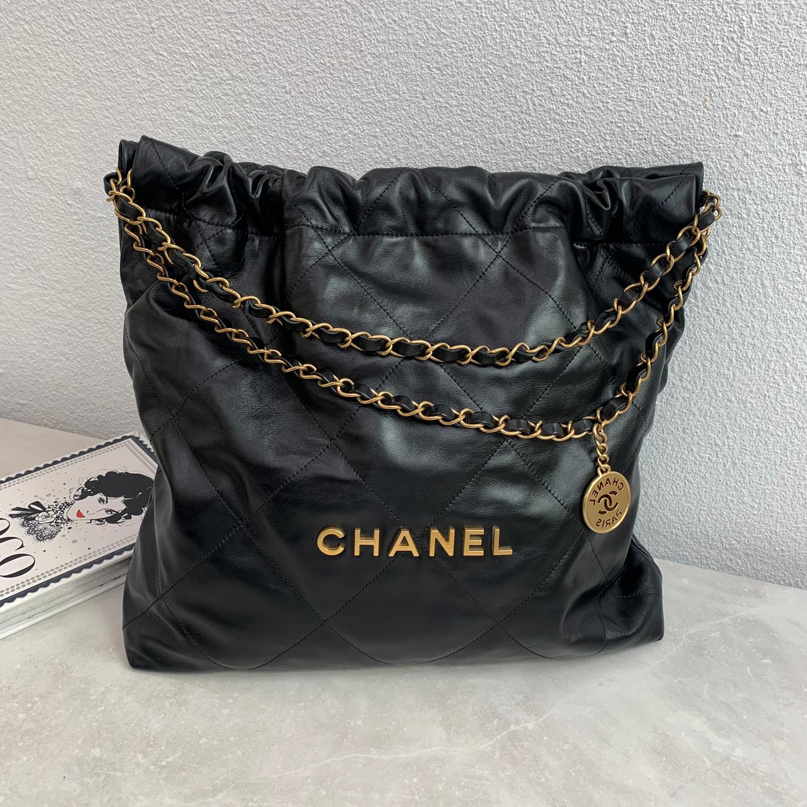 Chanel 22 Handbag 22 Bag 中號黑色金釦
