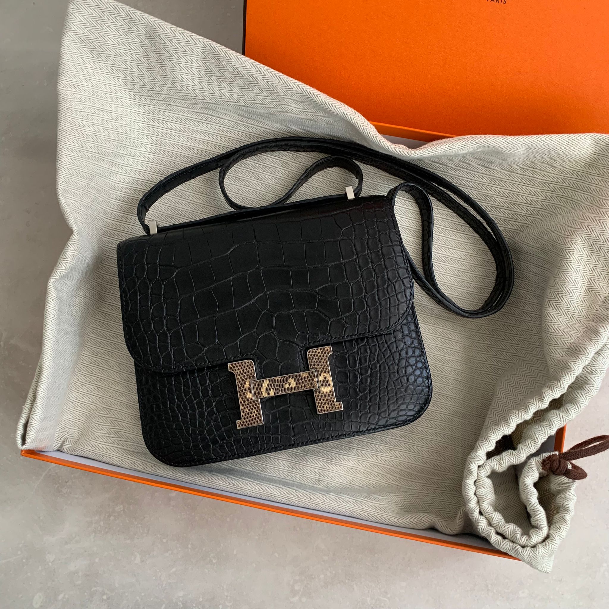 Hermès Constance 24 霧面鱷魚皮蜥蜴釦康康