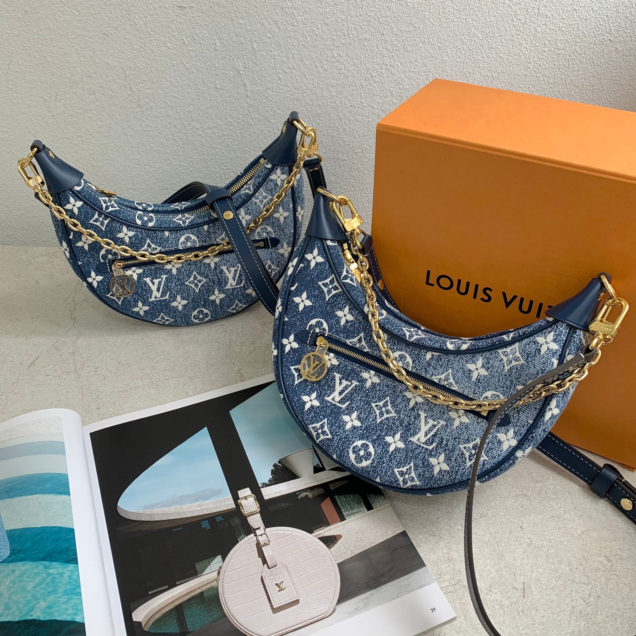 Louis Vuitton Loop 牛仔半月形法棍包