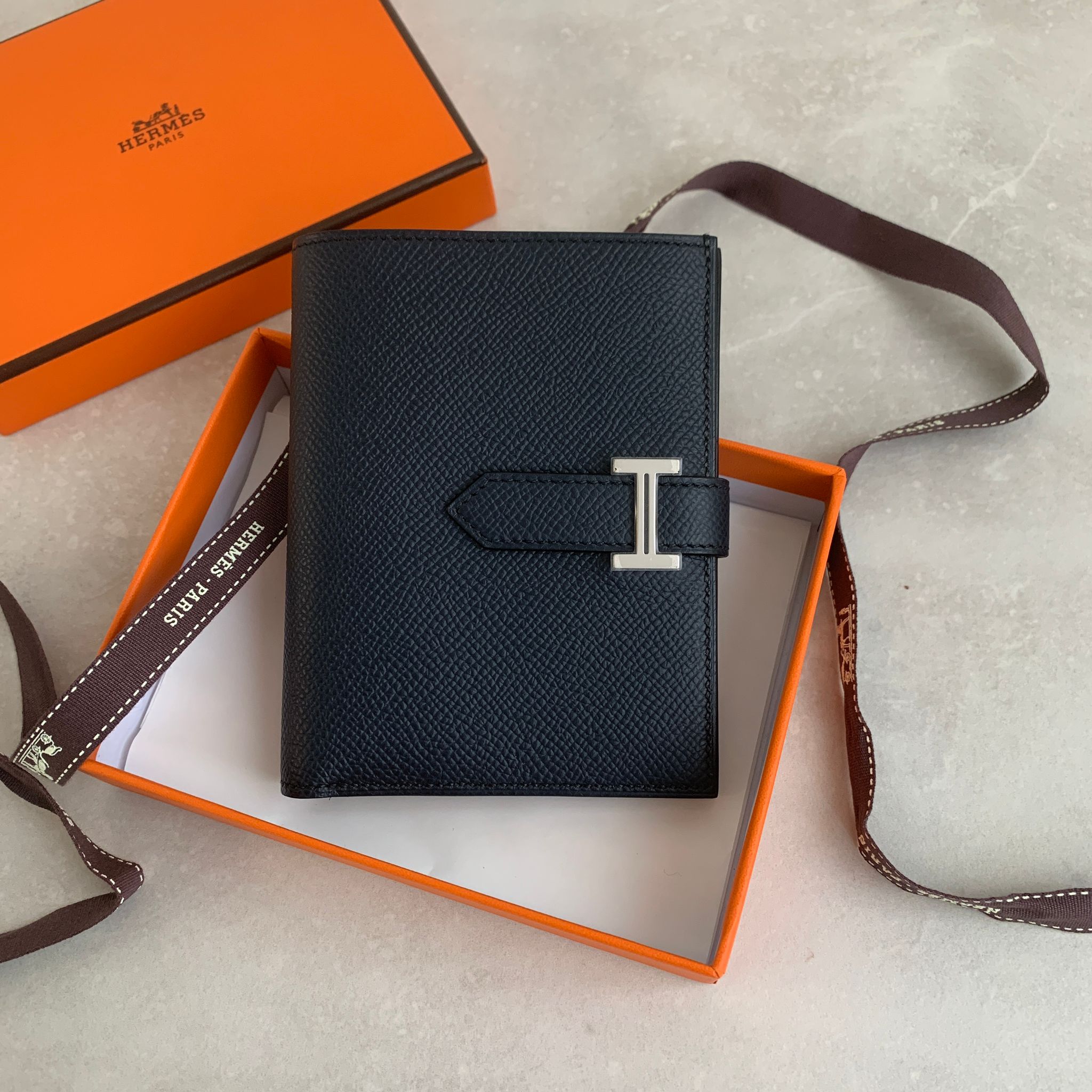 Hermès Bearn 藏藍銀扣
