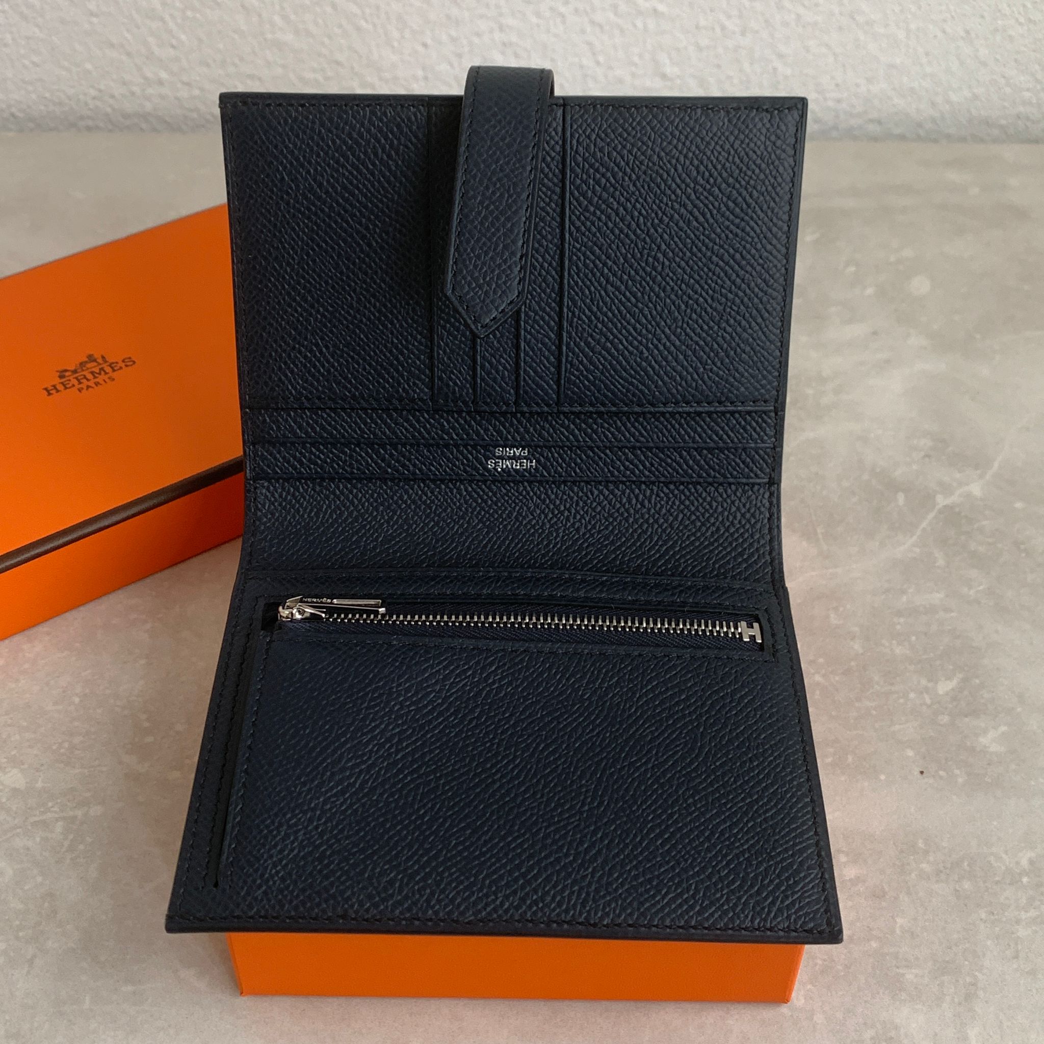 Hermès Bearn 藏藍銀扣