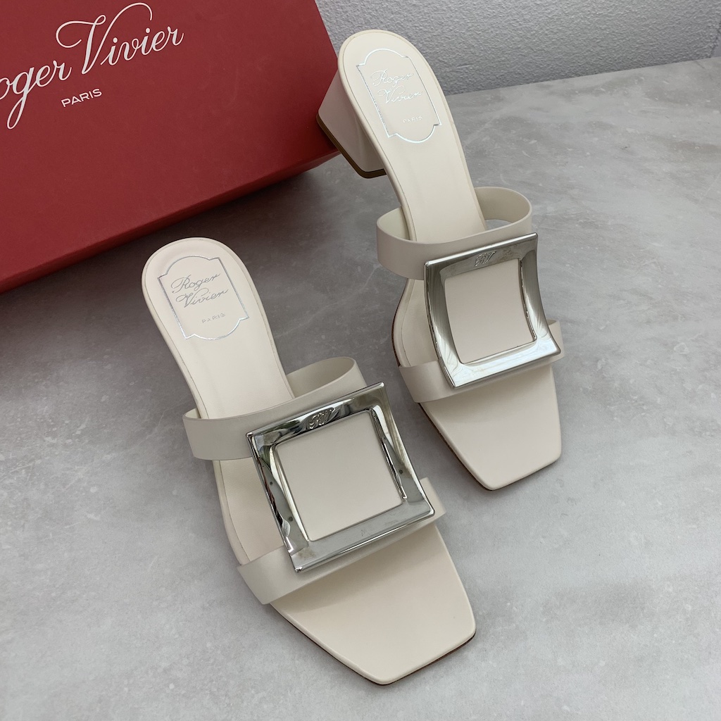 Roger Vivier Bikiviv’ 銀方釦米色粗跟拖鞋