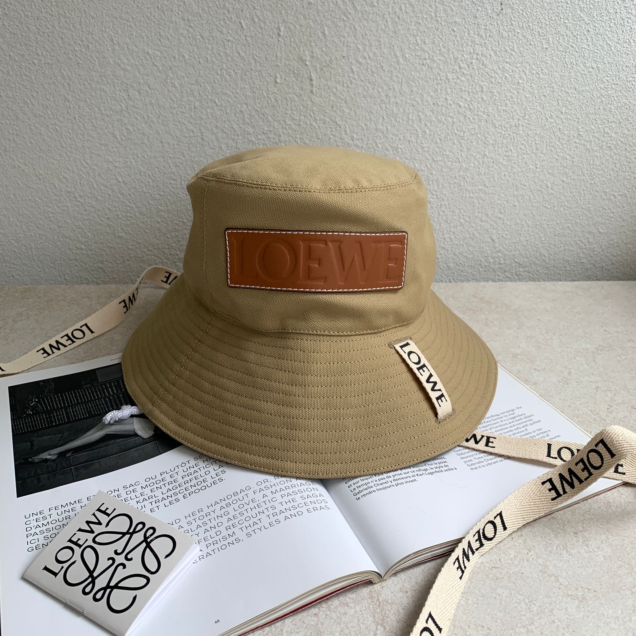 Loewe Fisherman Hat In Canvas 沙色織帶漁夫帽