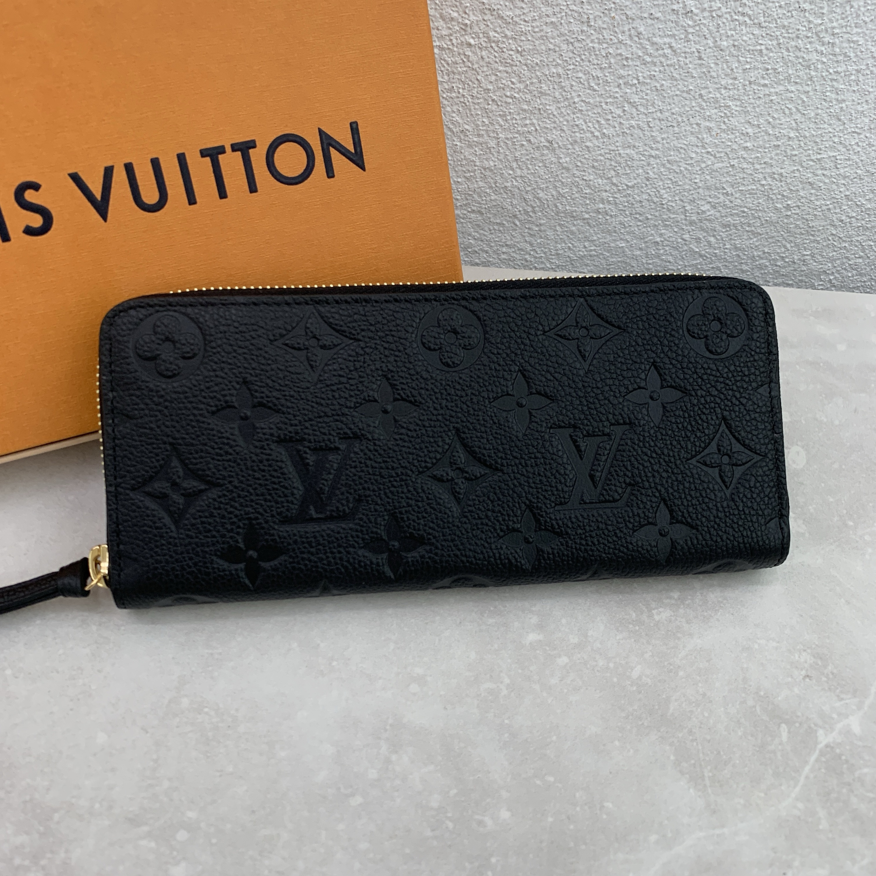 Louis Vuitton M60171 Clémence Wallet 黑色老花壓紋長夾