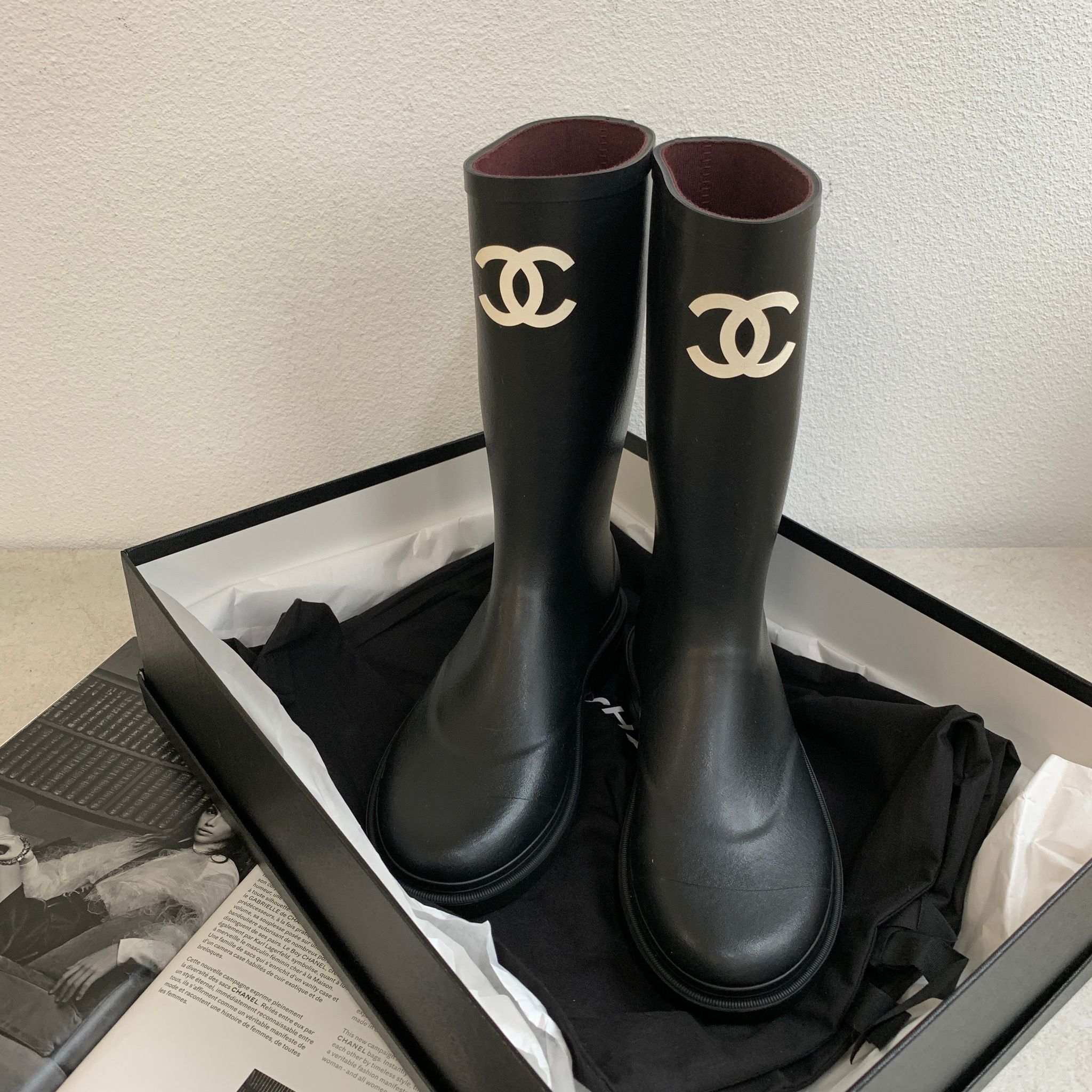 Chanel 黑色長筒橡膠雨鞋