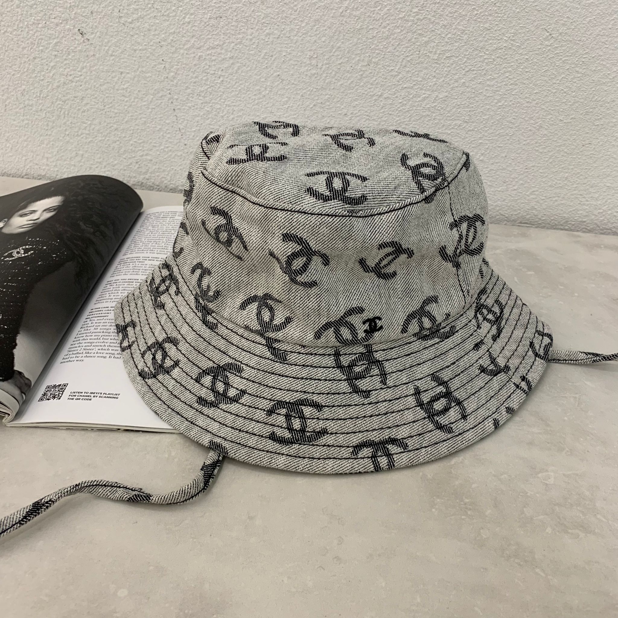Chanel 22S 灰色單寧滿版Logo漁夫帽 Chanel 22S 灰色單寧滿版Logo漁夫帽