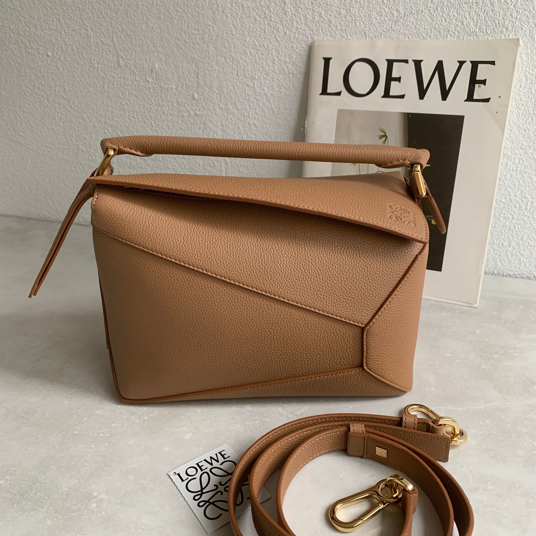 Loewe Small Puzzle Bag 太妃糖色粒面小牛皮拼圖包