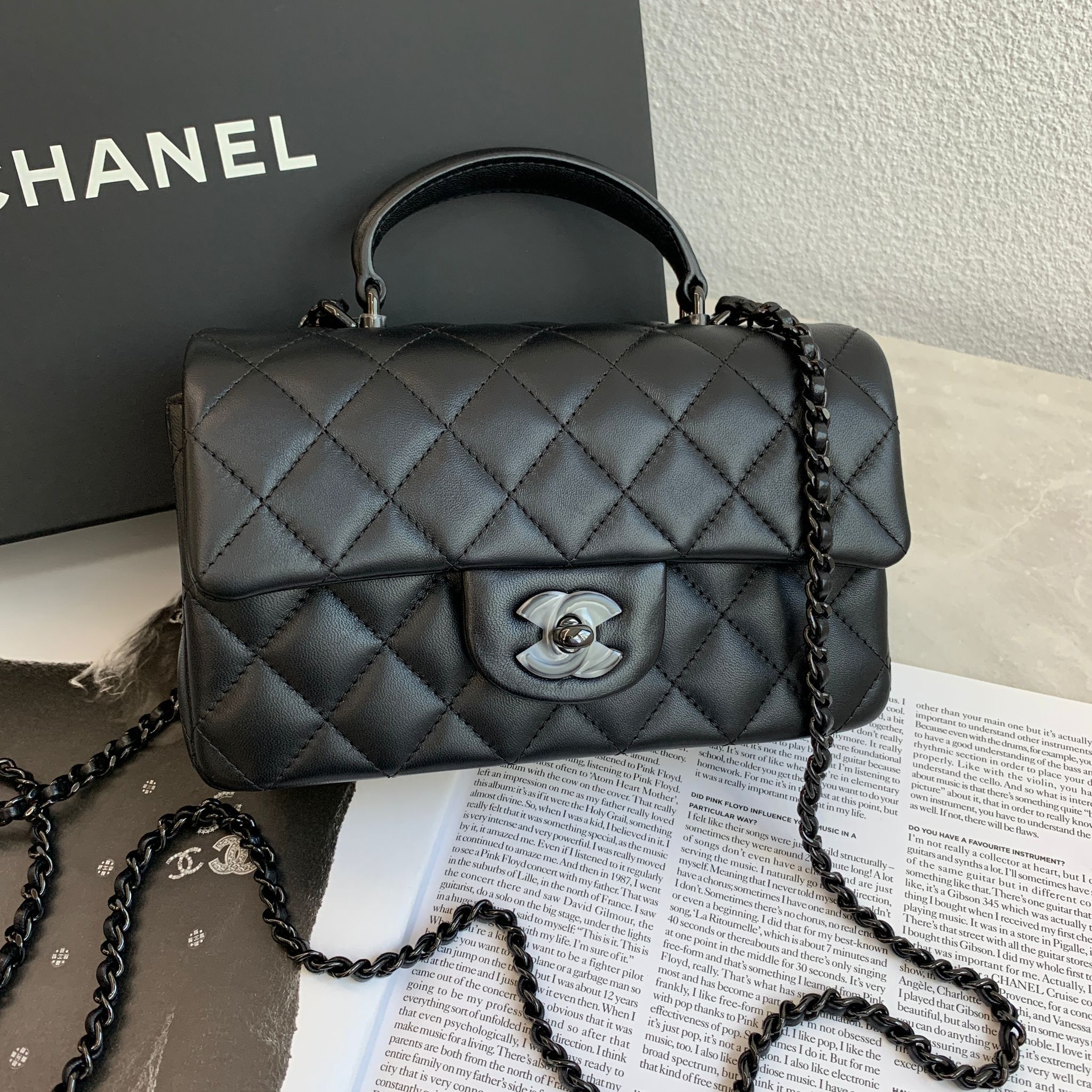 CHANEL cf mini so black handle CHANEL cf mini so black handle